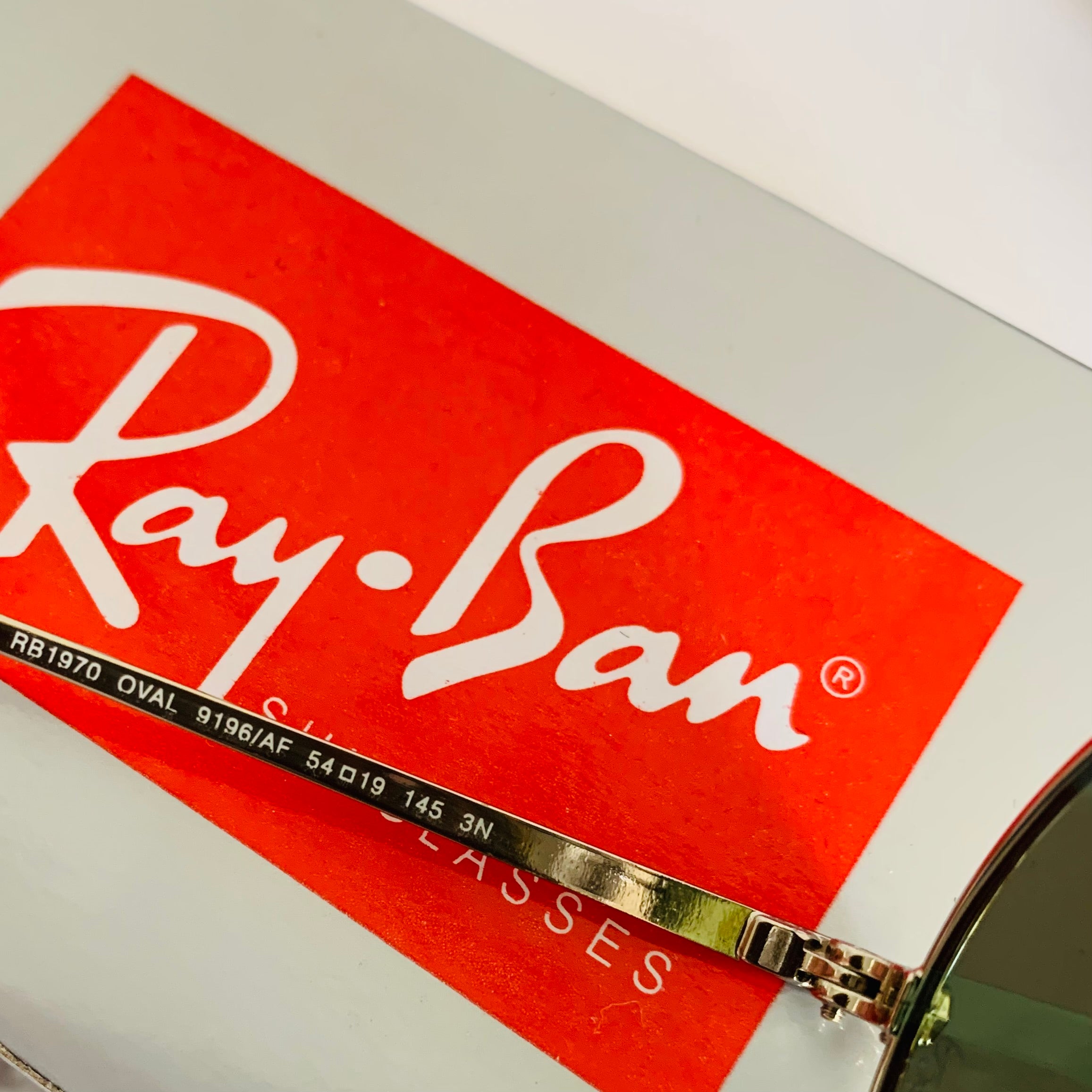 Ray-Ban RB1970 OVAL