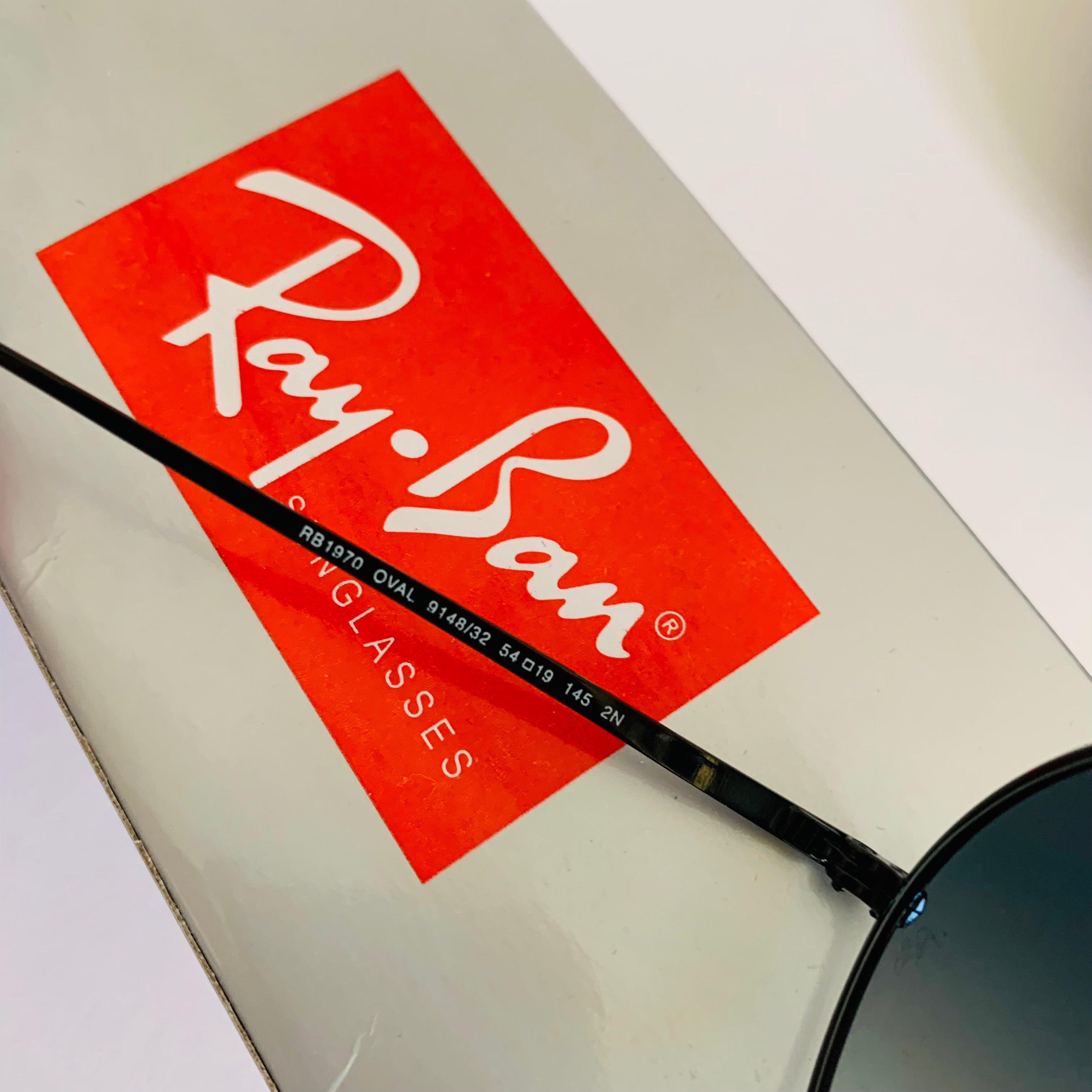 Ray-Ban RB1970 OVAL