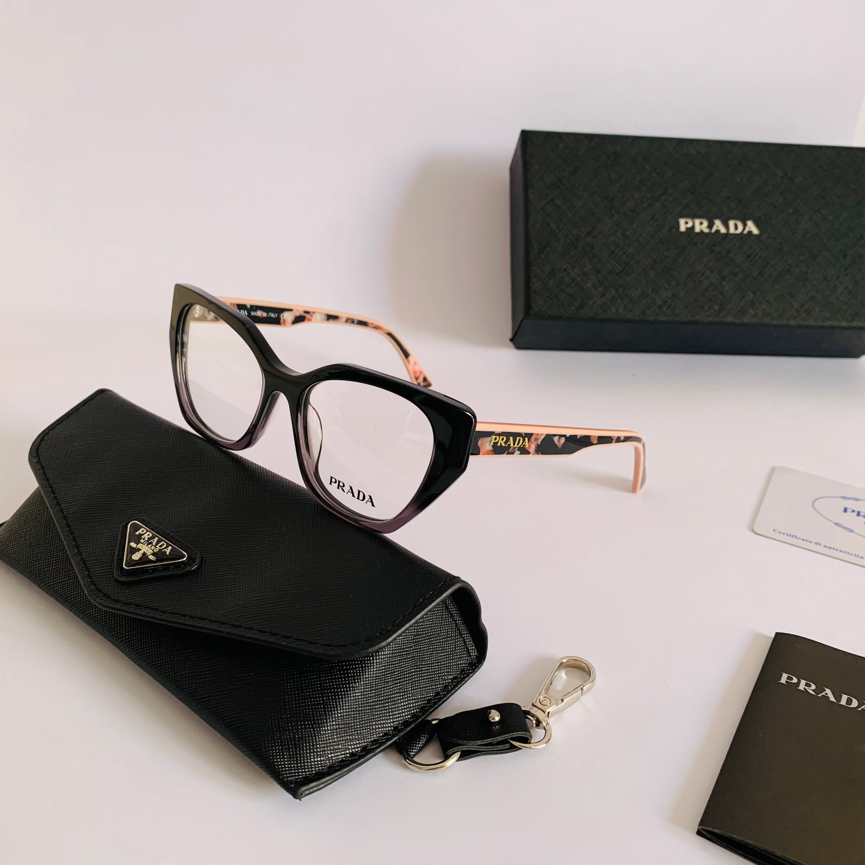 Prada PR04VS fm