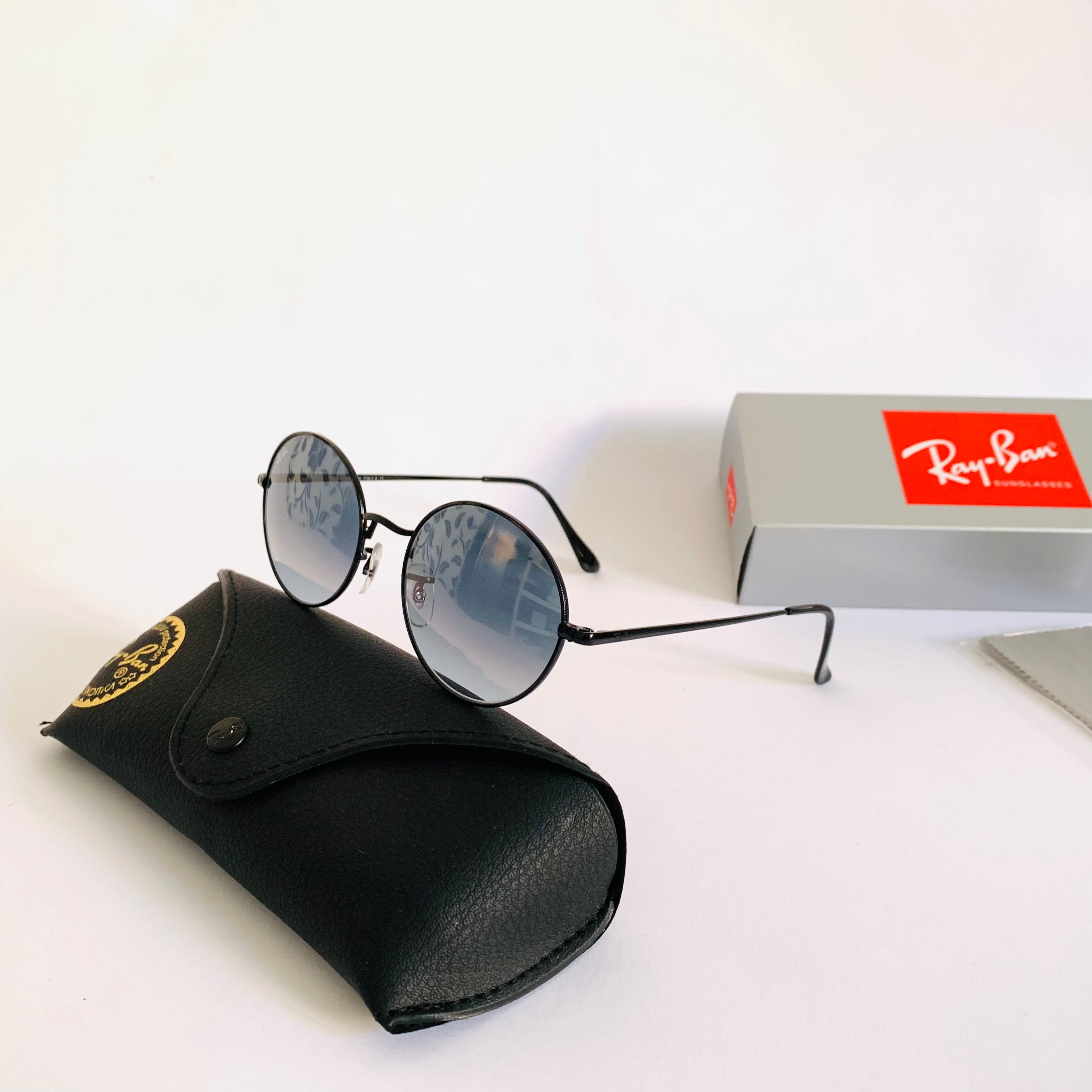 Ray-Ban RB1970 OVAL
