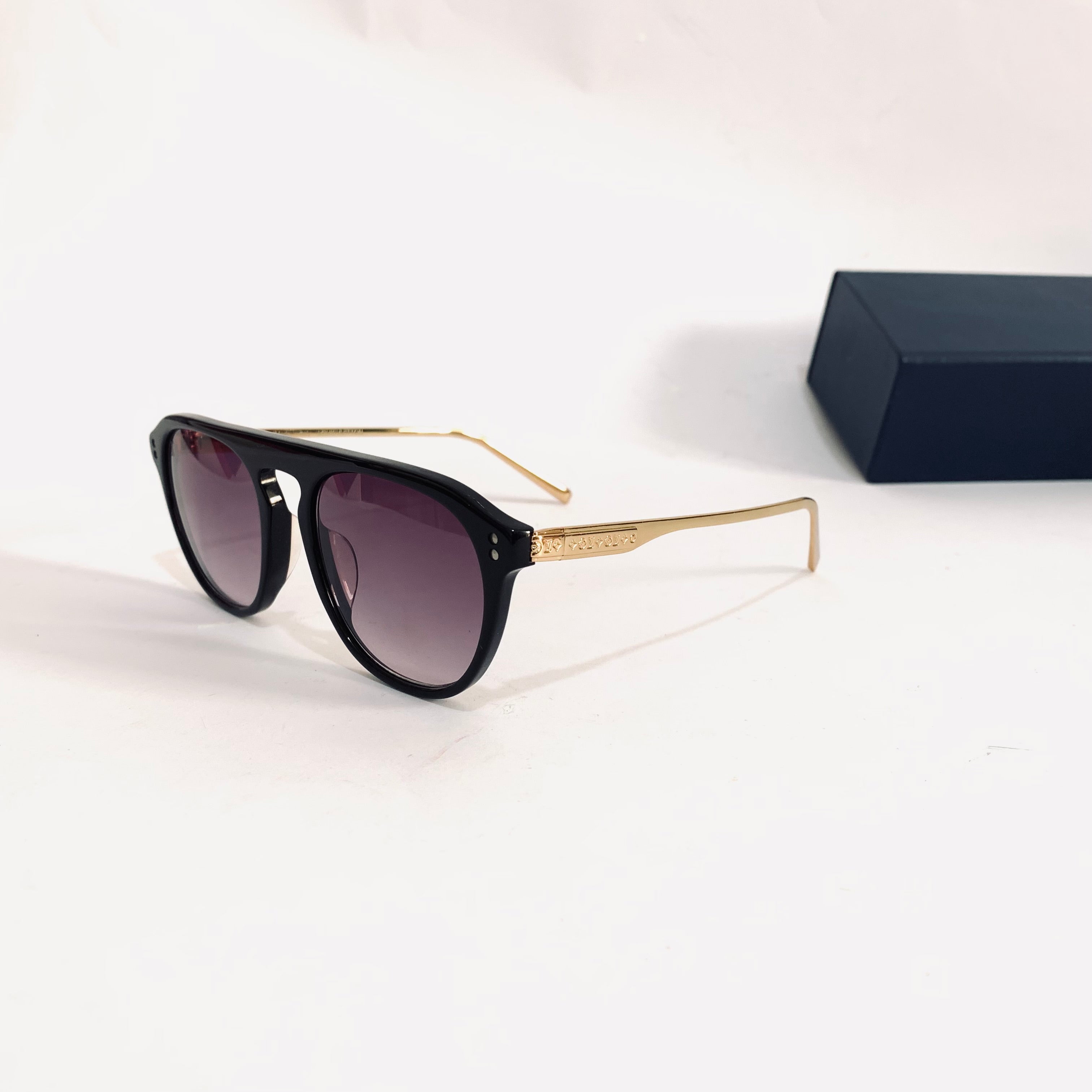 Louis Vuitton Z1282E