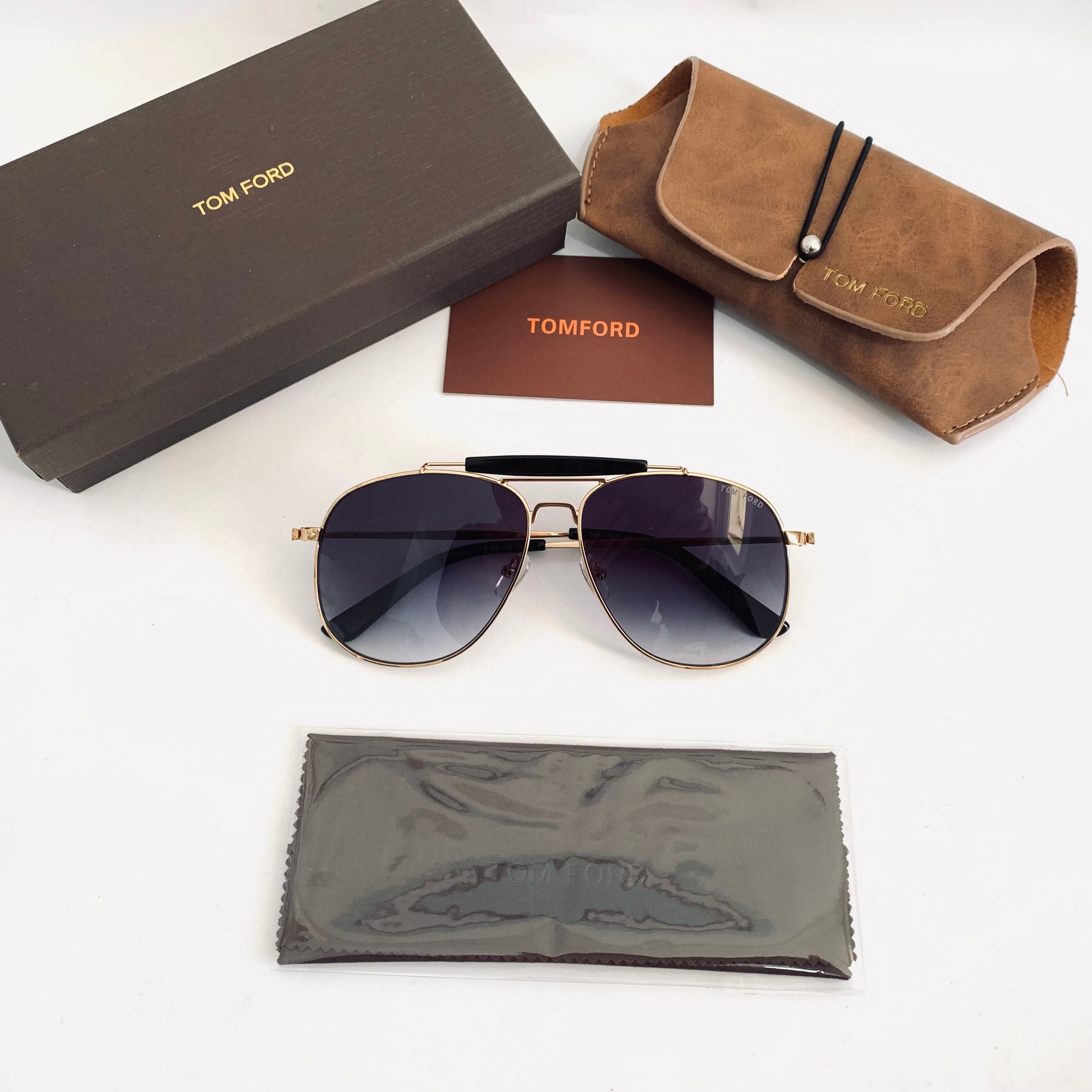 TOM FORD - TF557