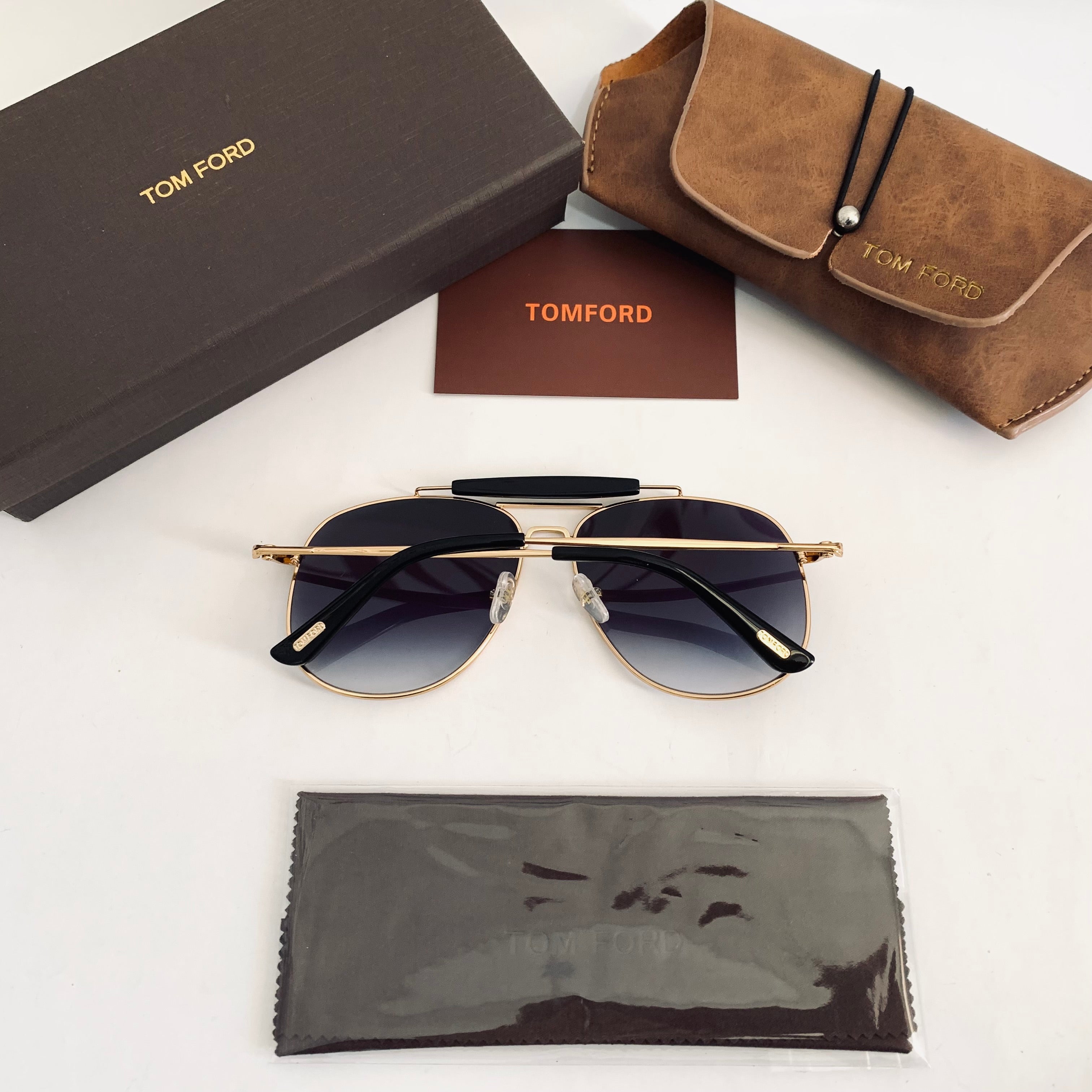 TOM FORD - TF557