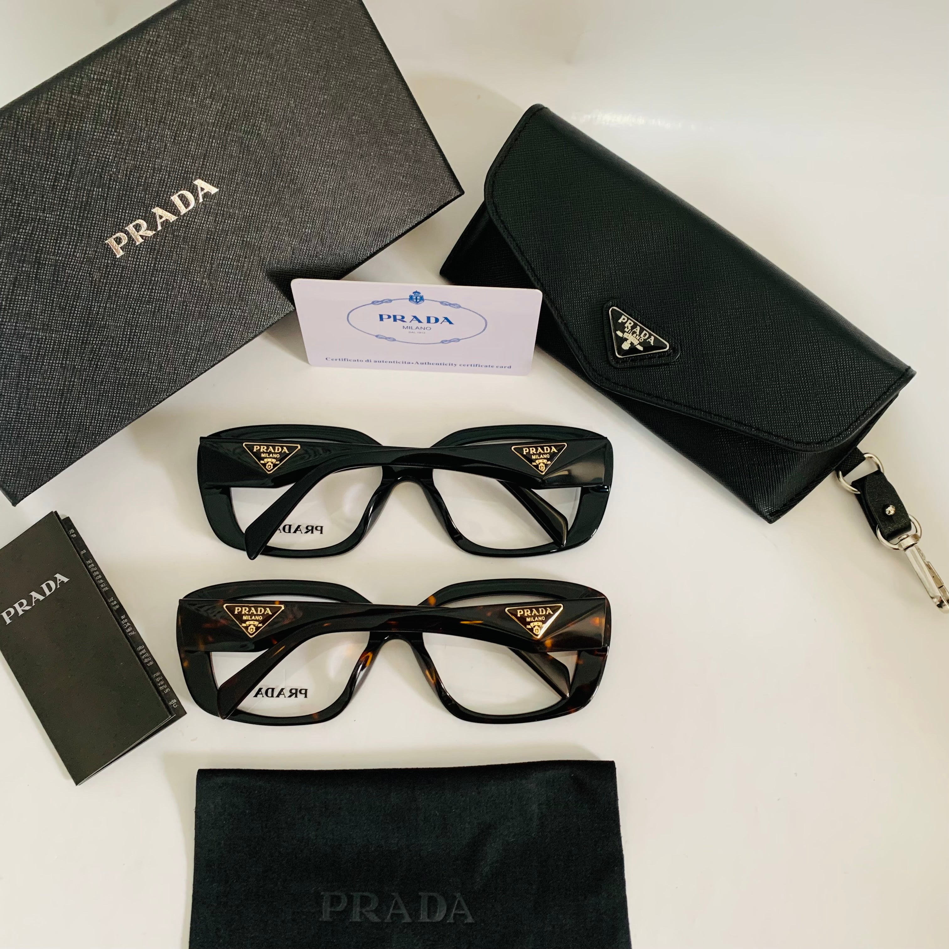 Prada PR B09SF