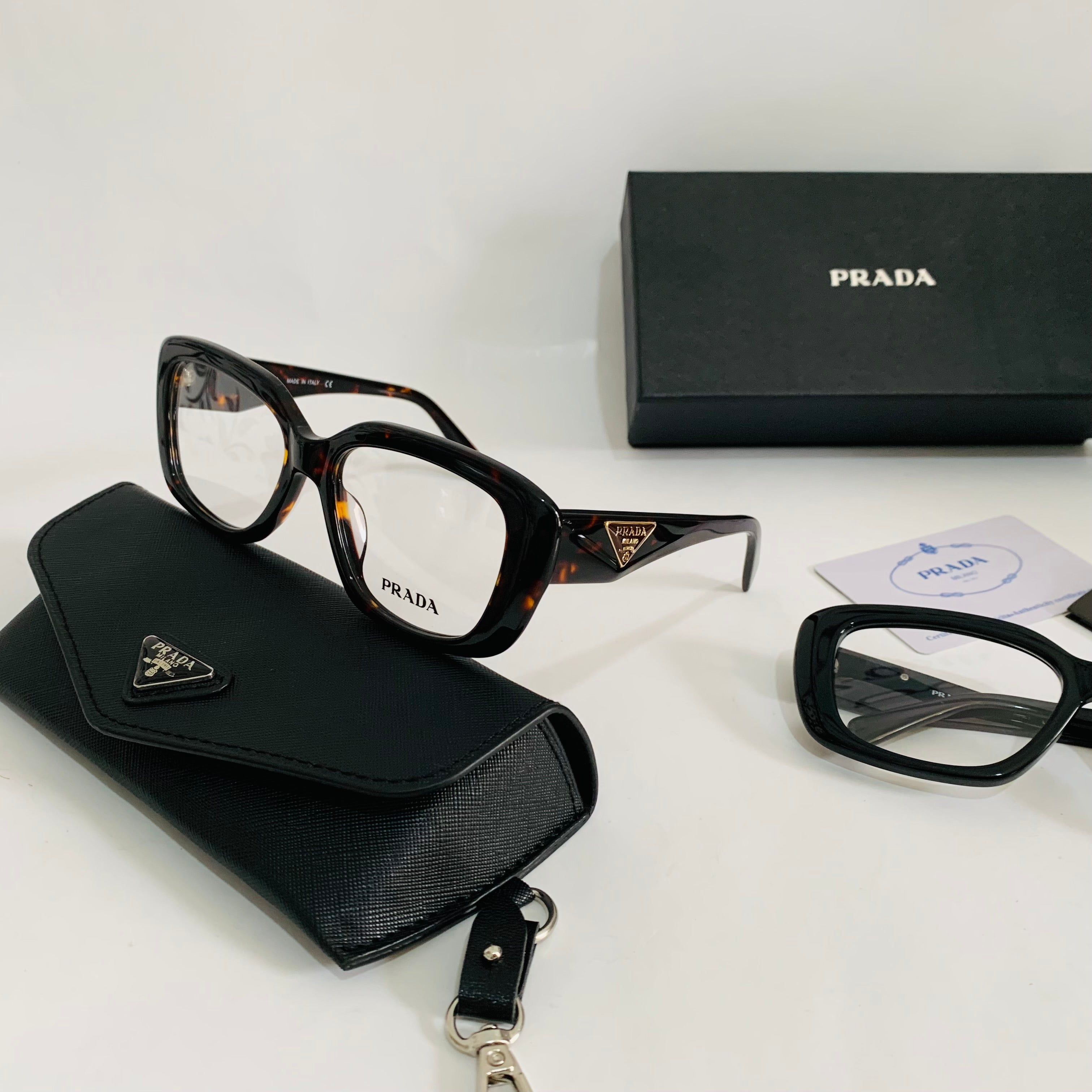 Prada PR B09SF