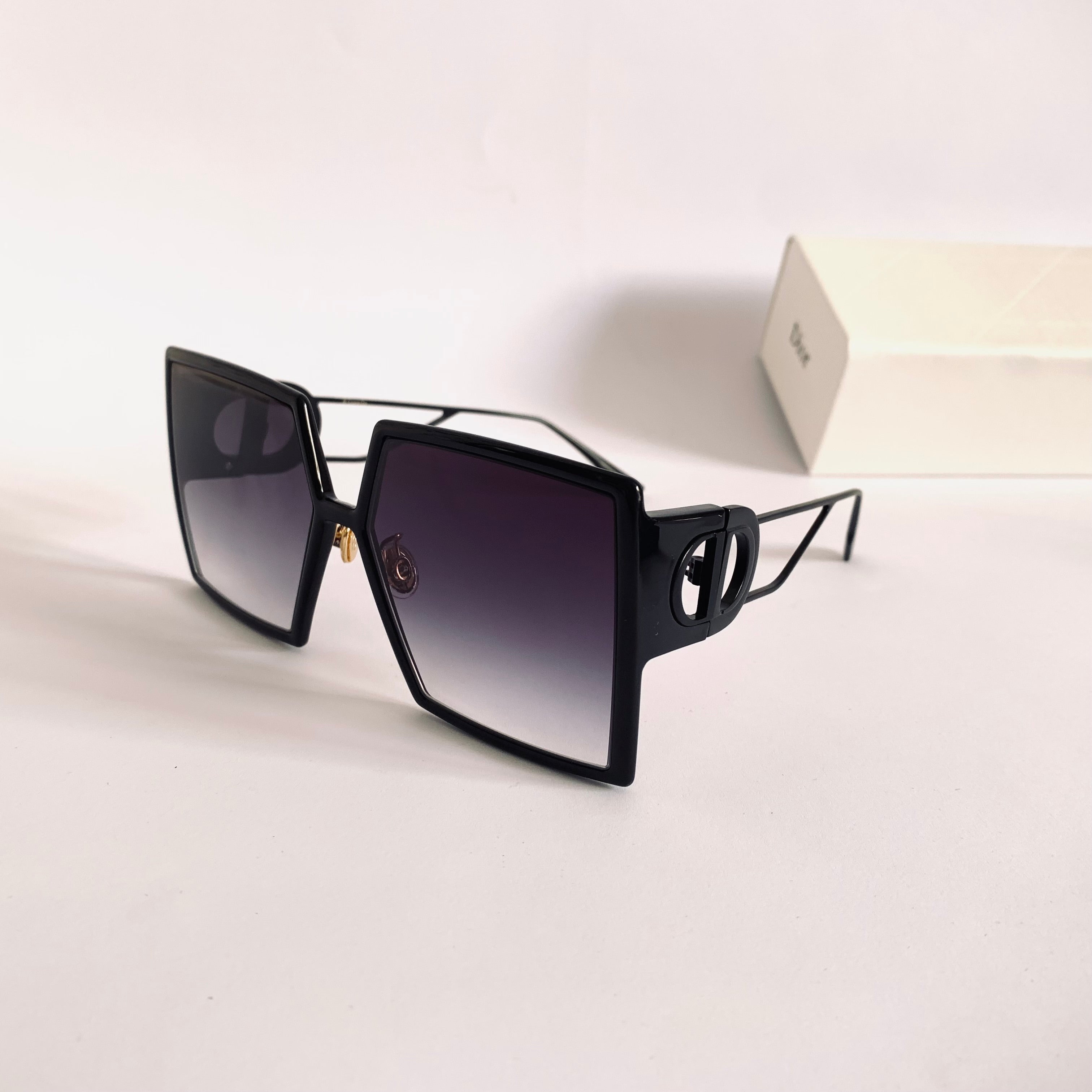 Dior EPZ11 30Montaigne