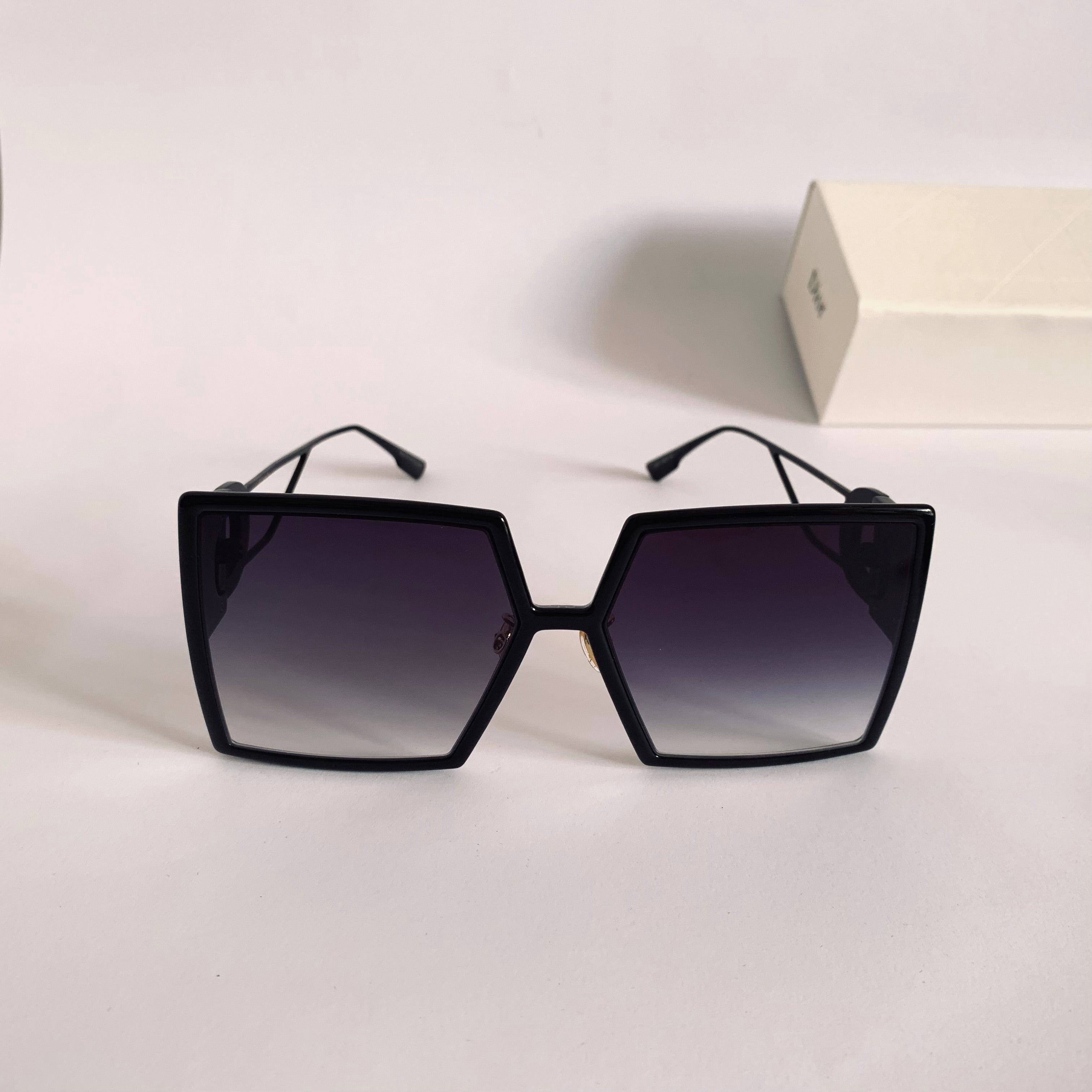Dior EPZ11 30Montaigne