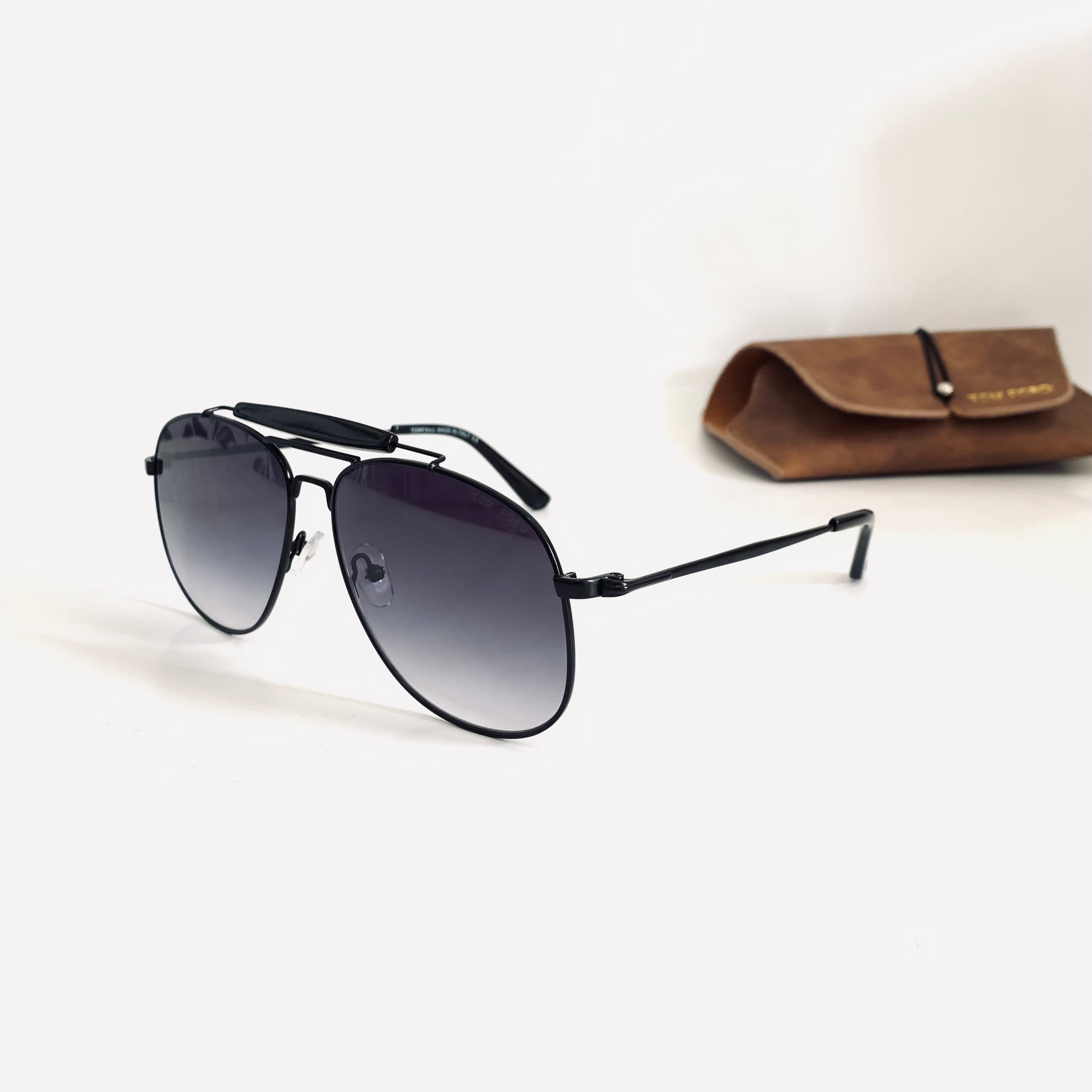 TOM FORD - TF557