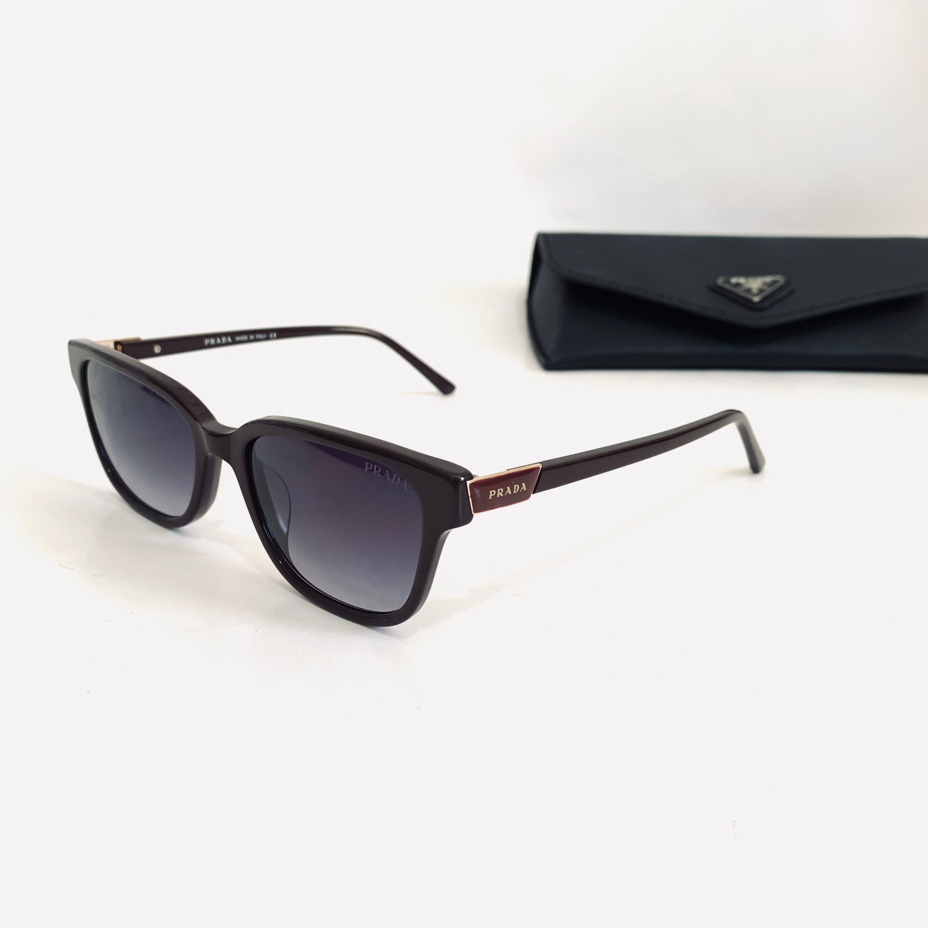 Prada PR06YV S