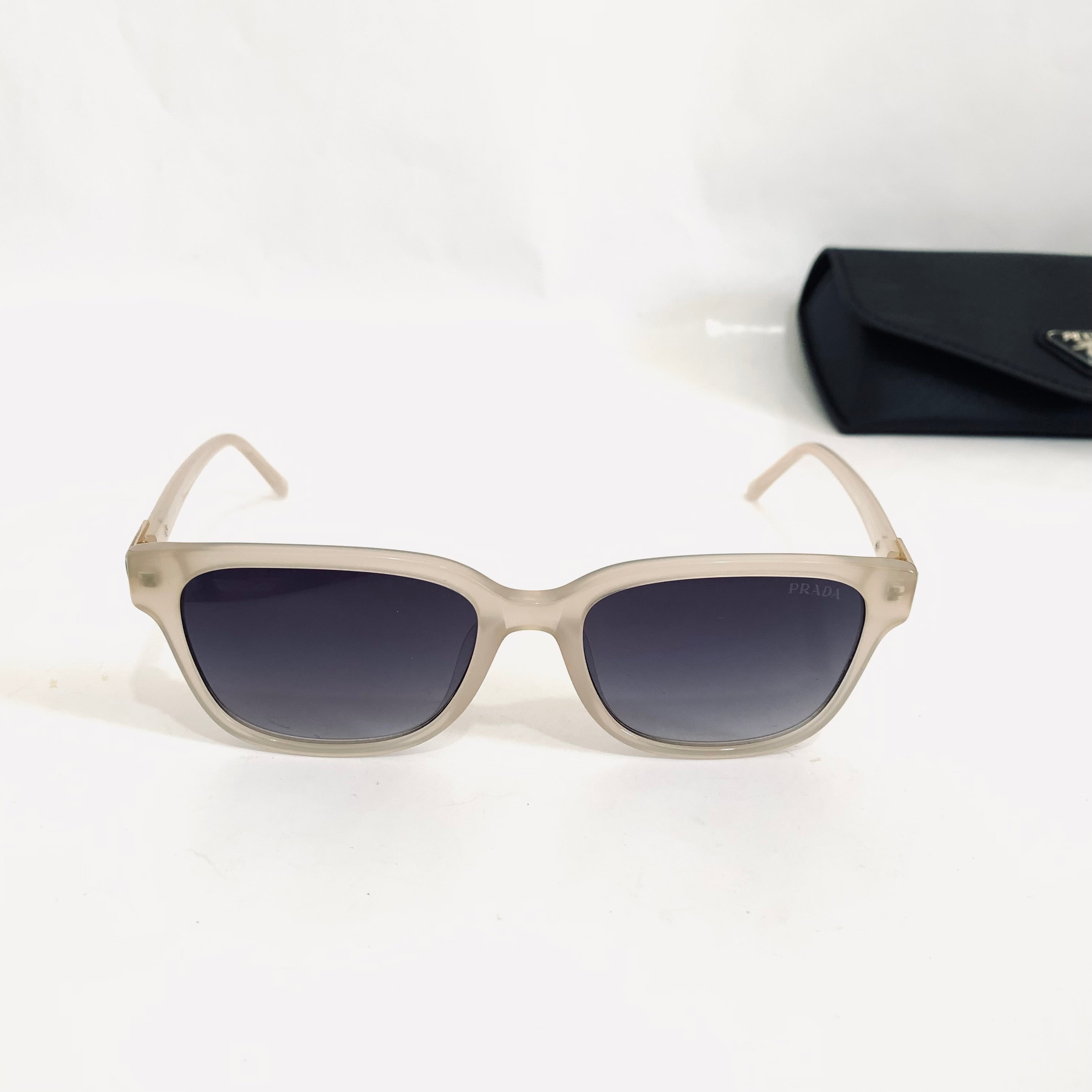 Prada PR06YV S