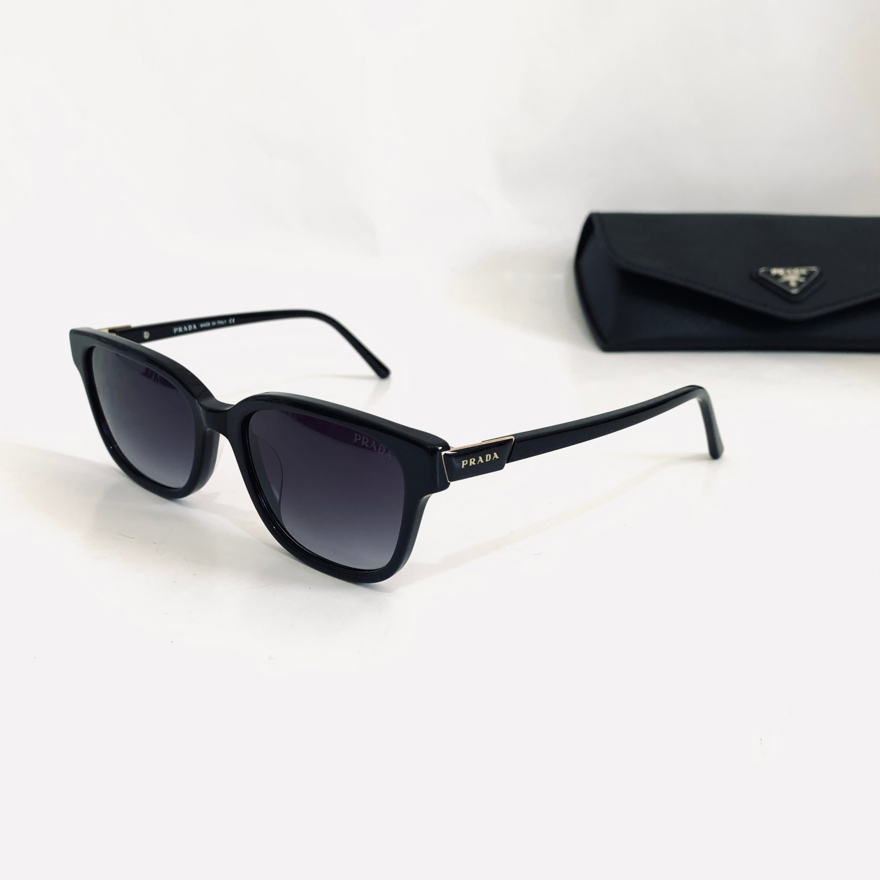 Prada PR06YV S