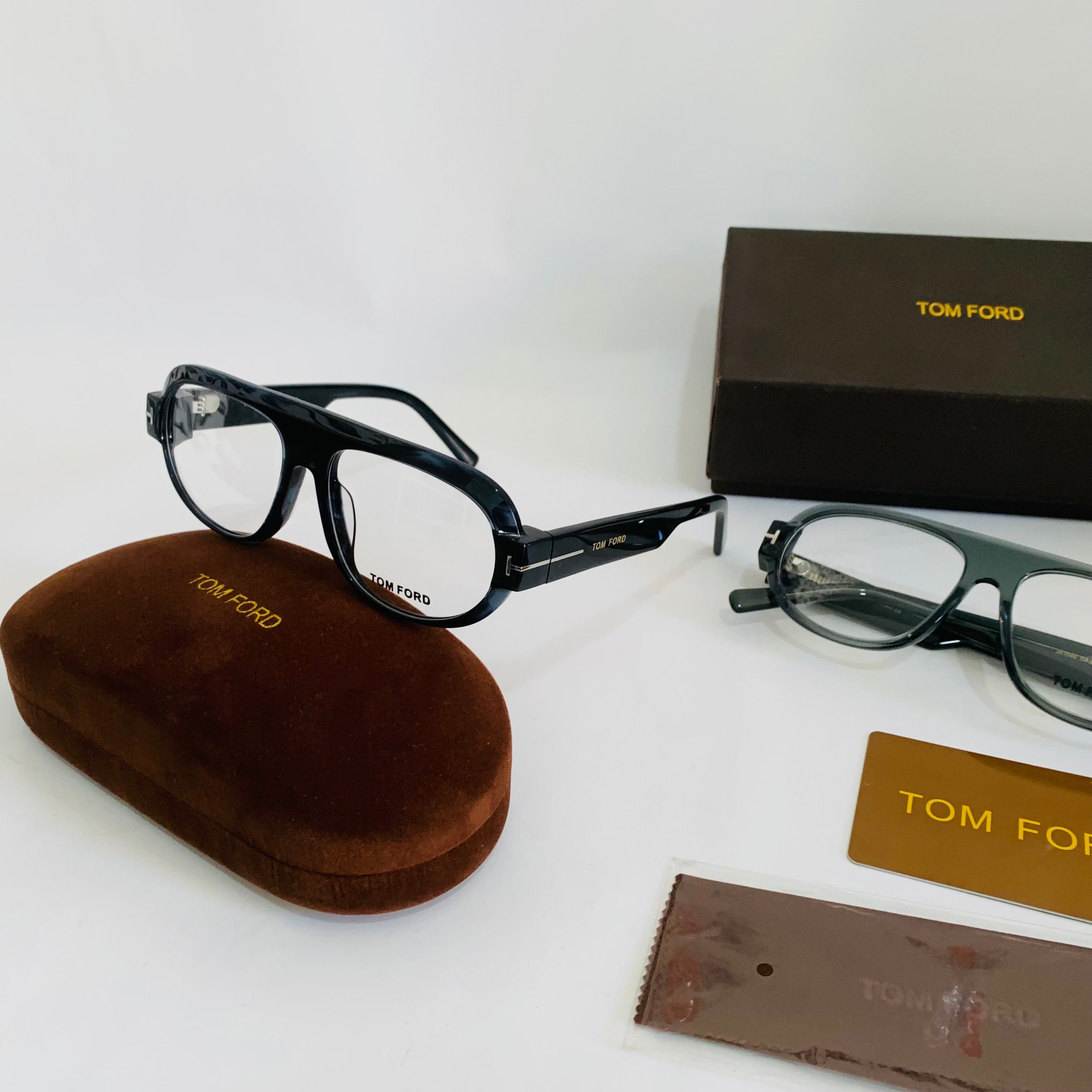 Tom Ford JA1040 opt