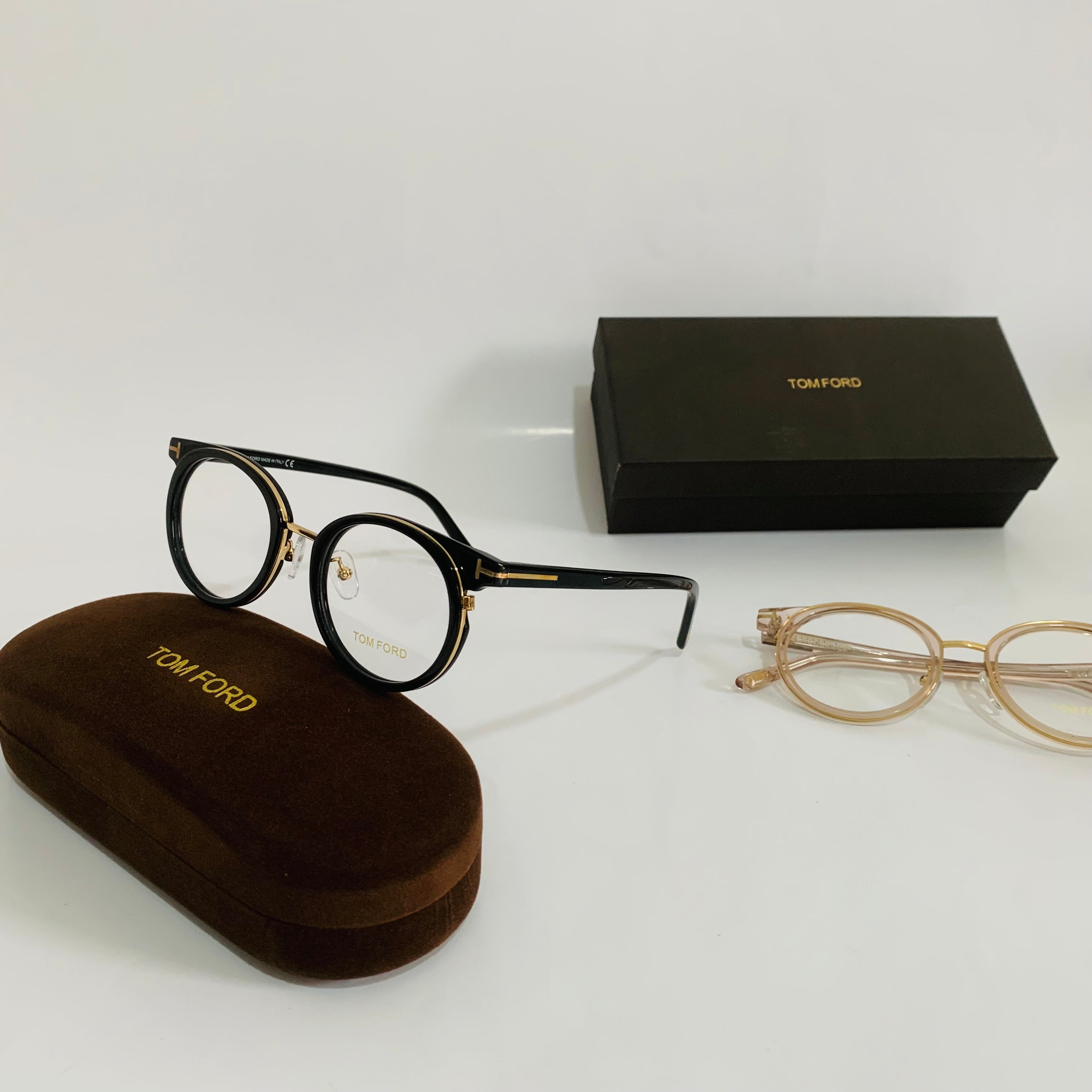 TOM FORD TF5784