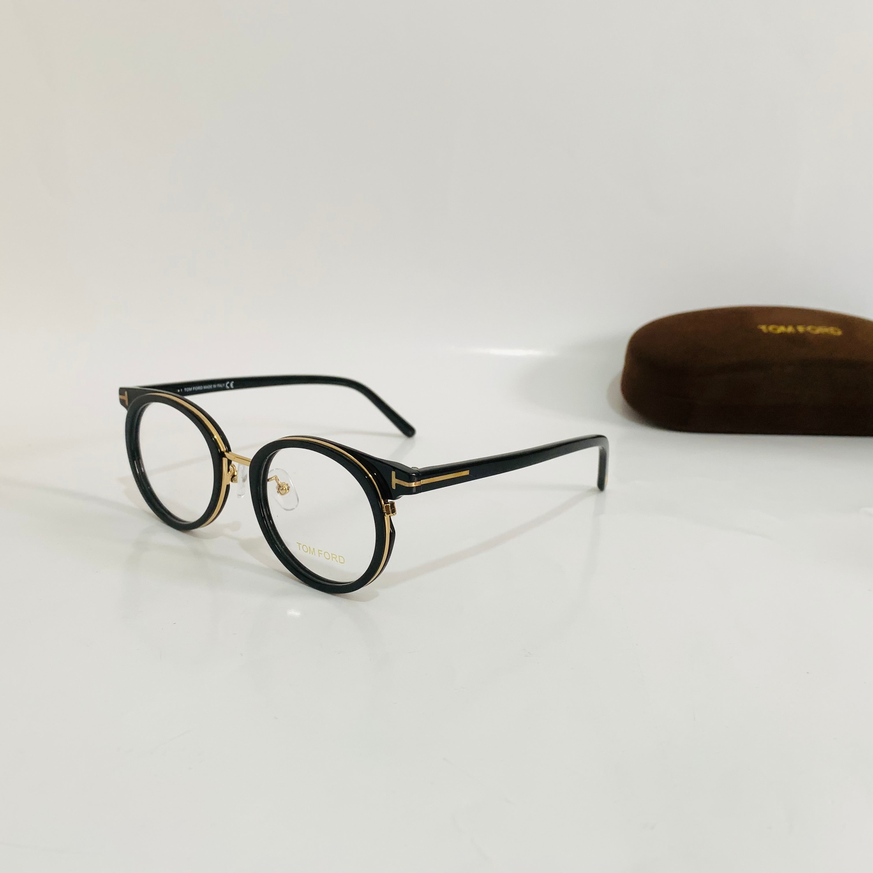 TOM FORD TF5784