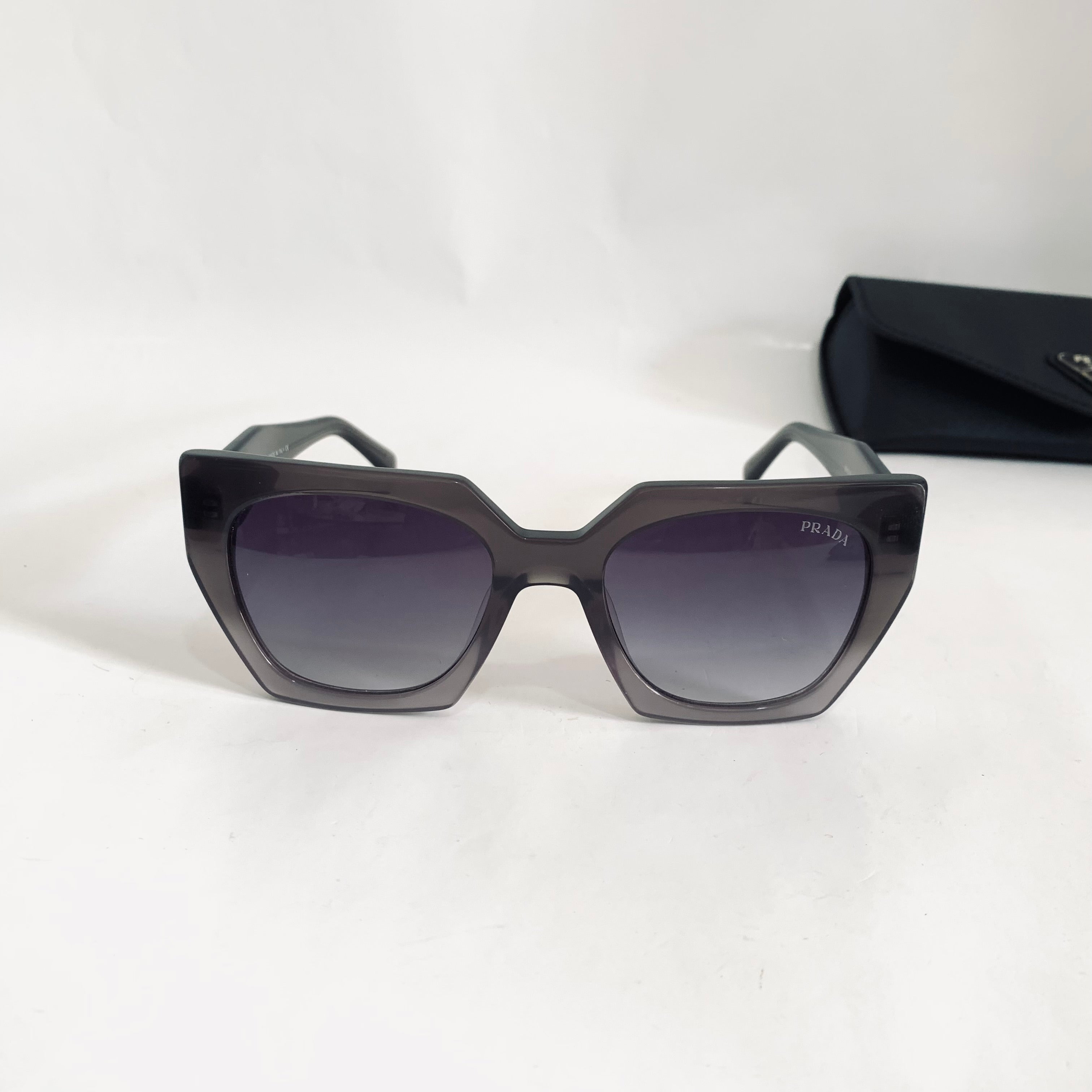 Prada PR15WS fm