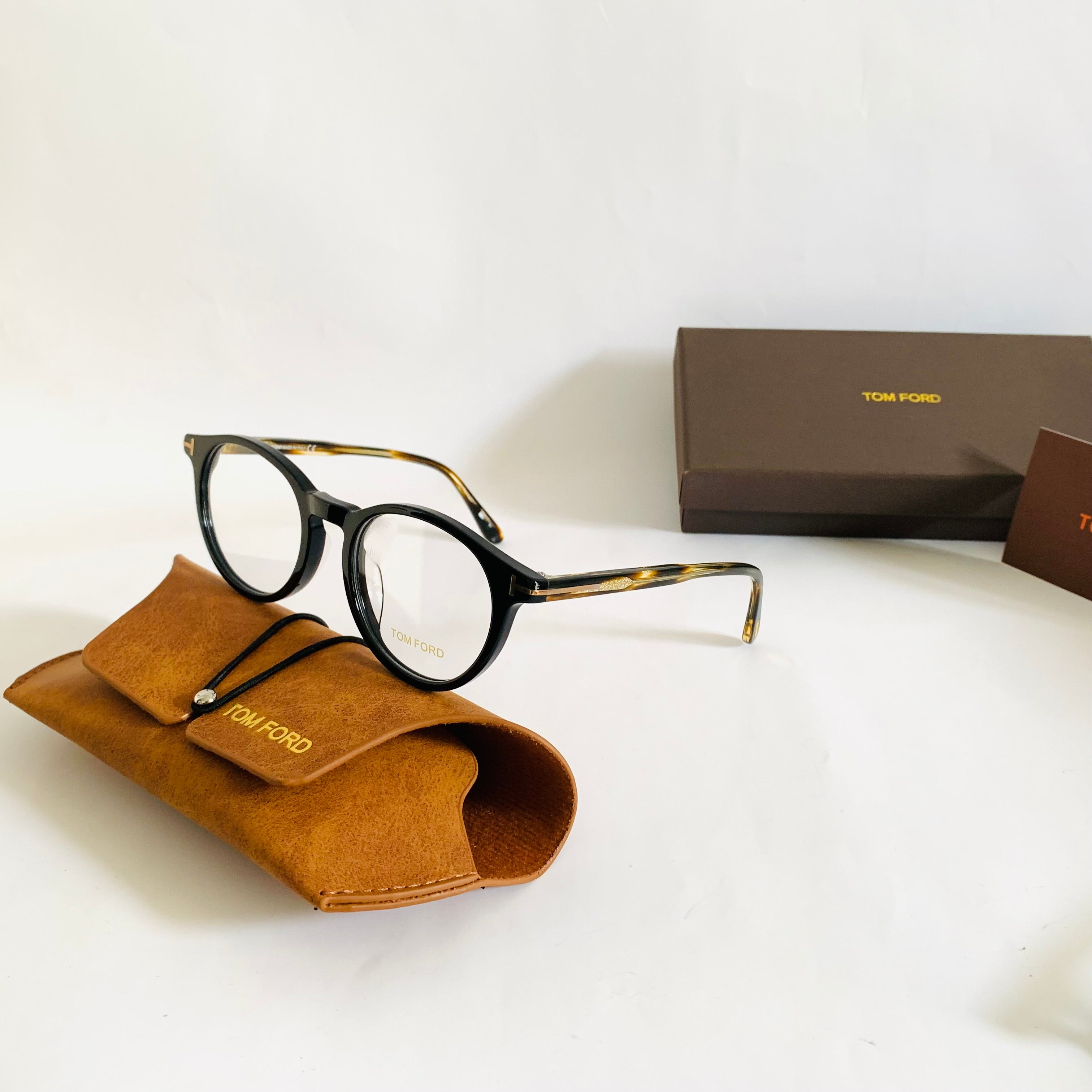 Tom Ford TF5823 opt