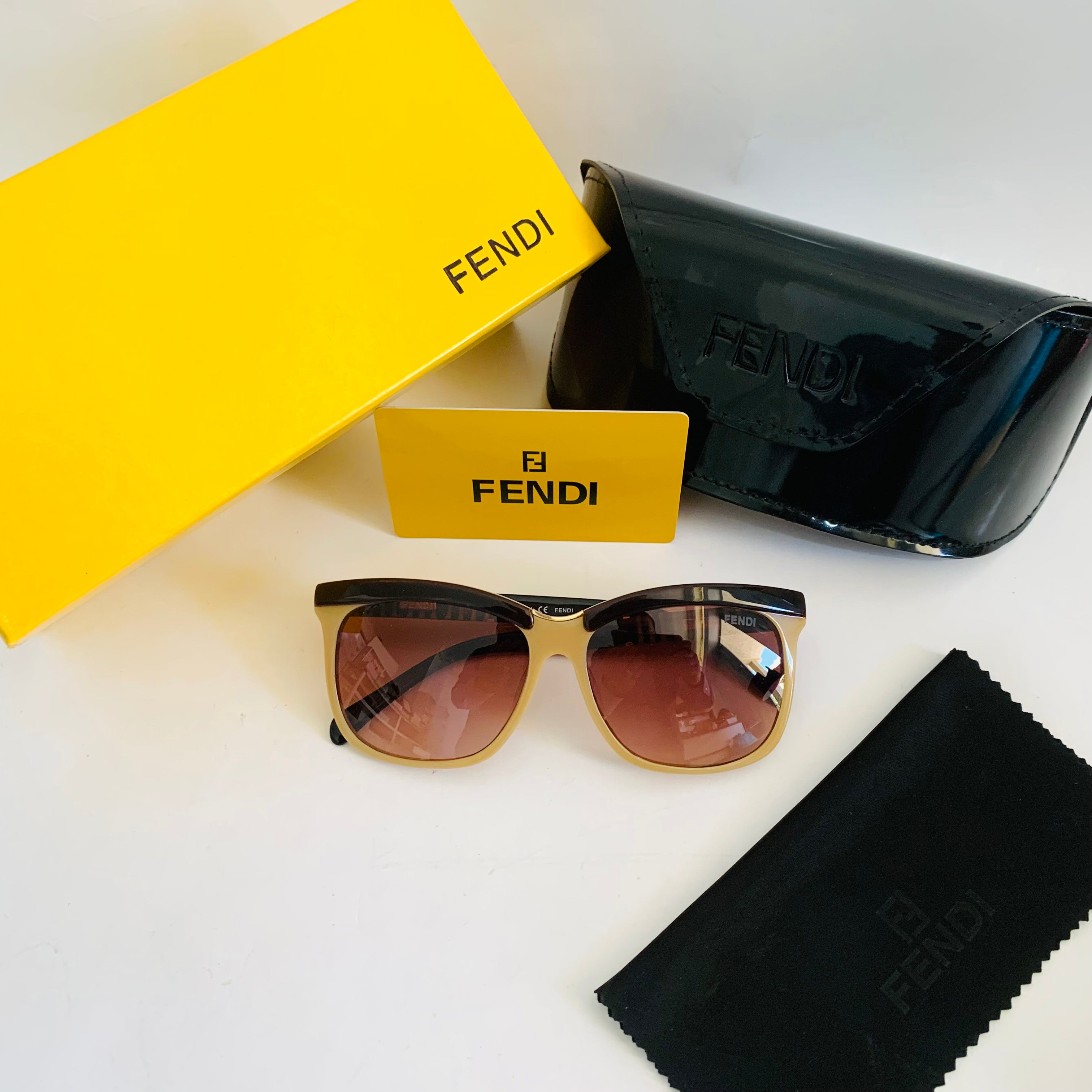 Fendi FS5281 S fm