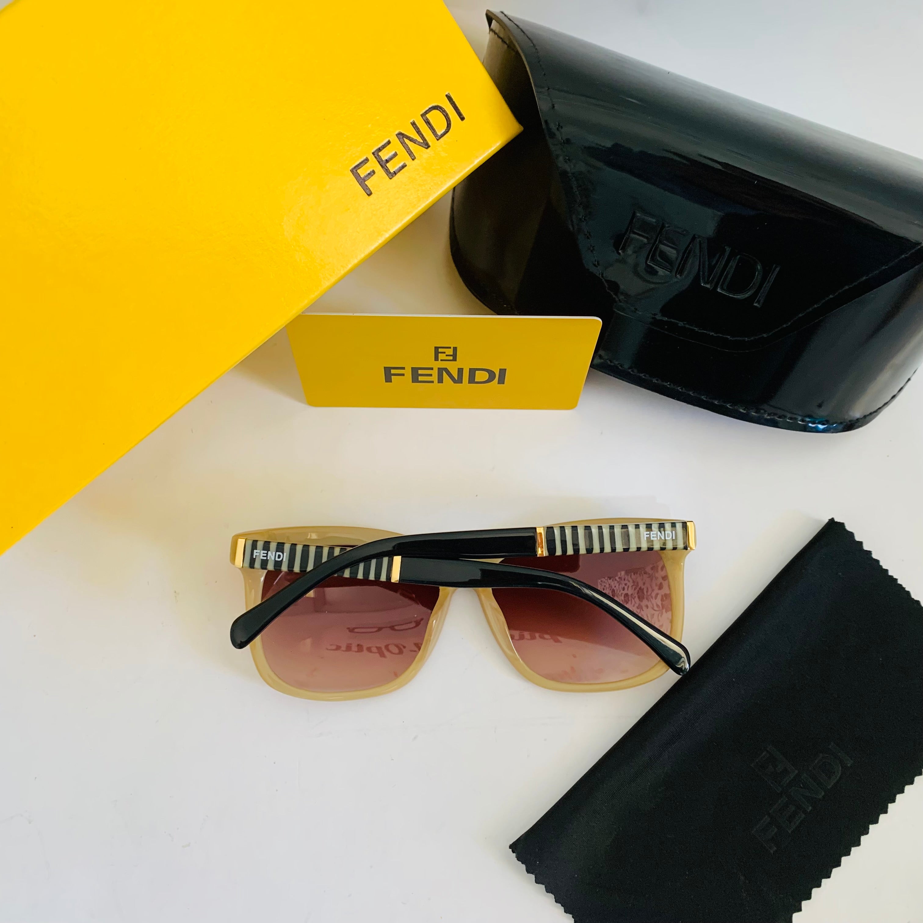 Fendi FS5281 S fm