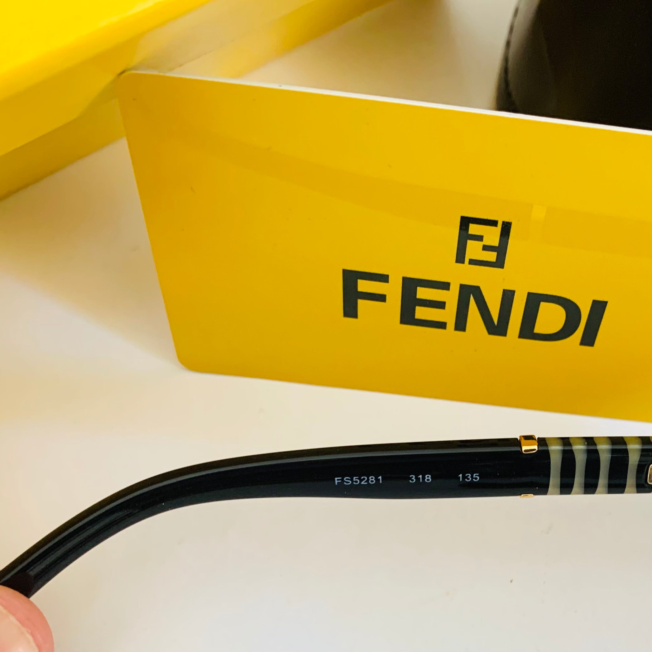 Fendi FS5281 S fm
