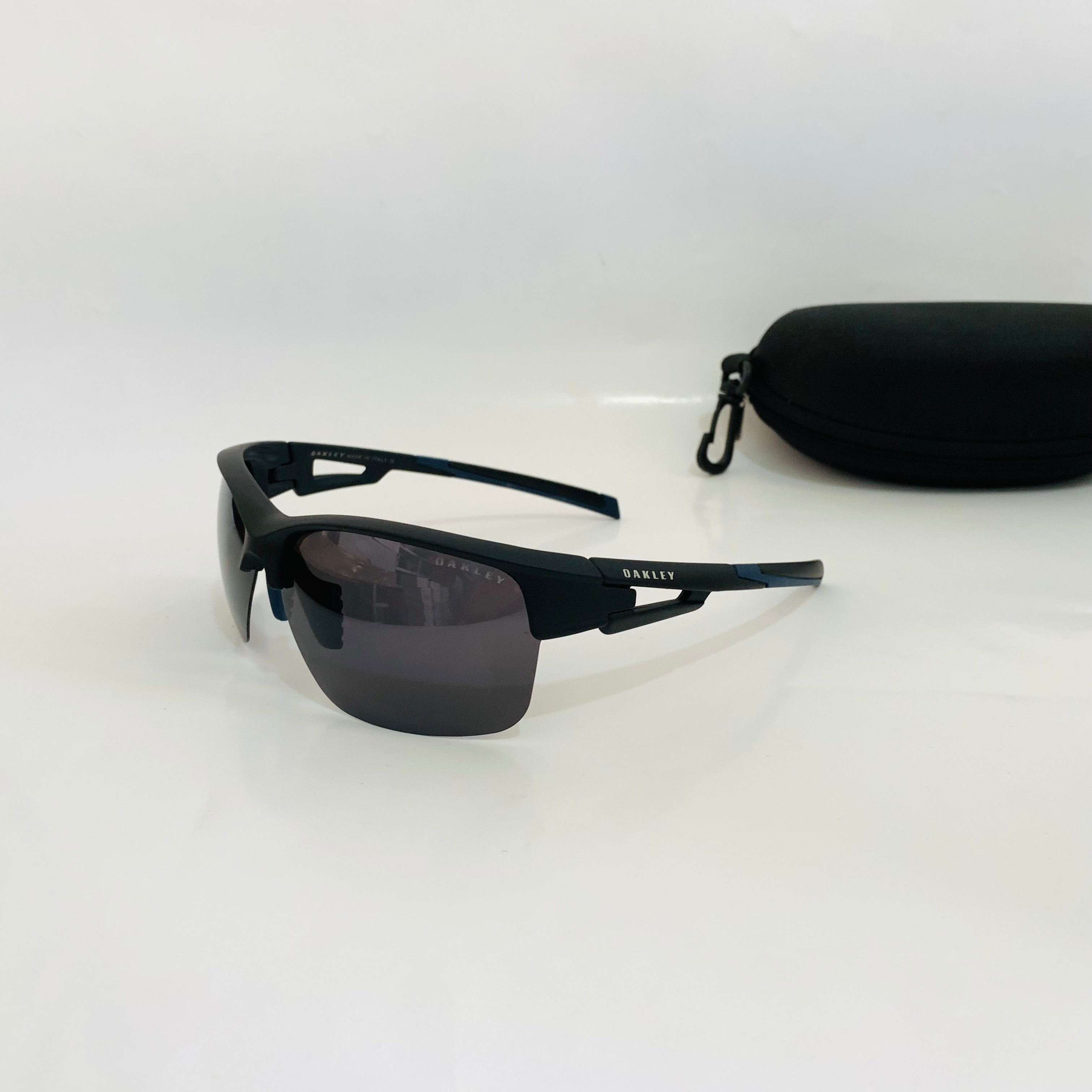 Oakley Sport