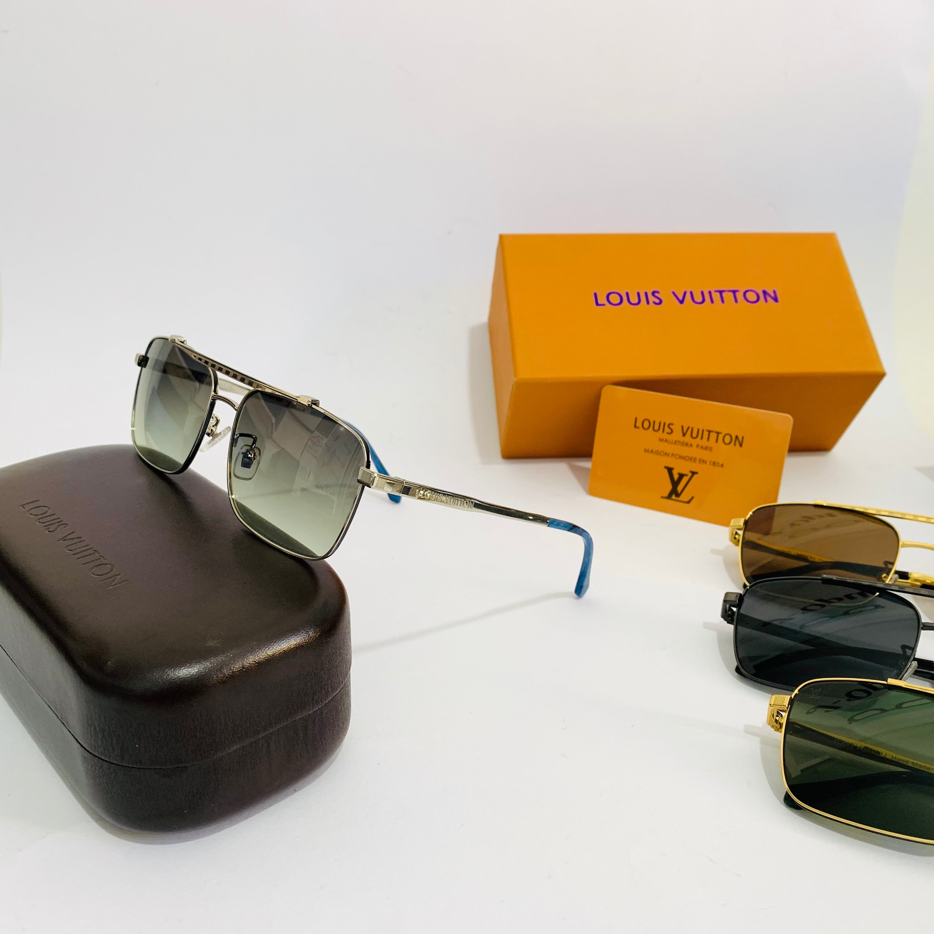 Liuis Vuitton Z6142U S