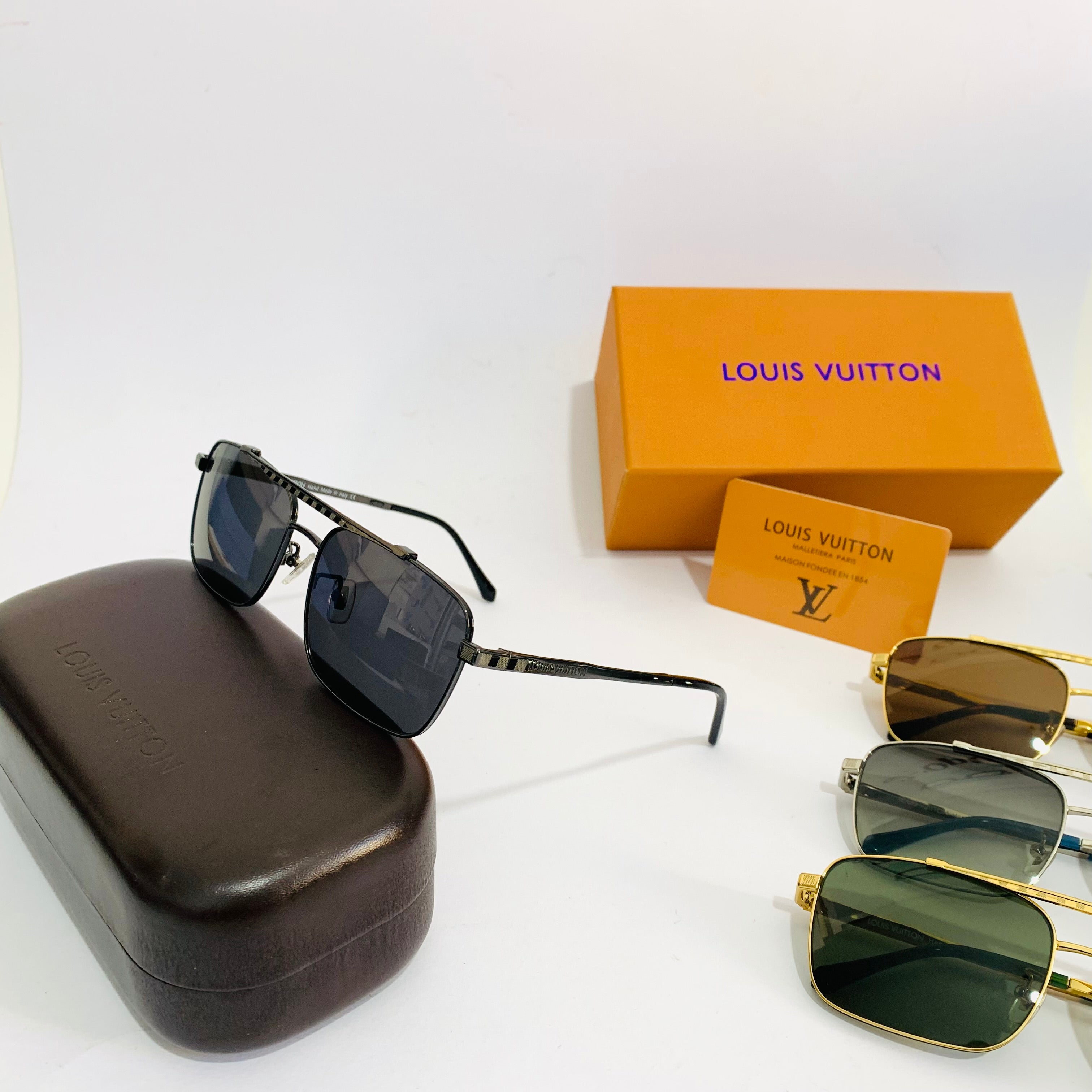 Liuis Vuitton Z6142U S