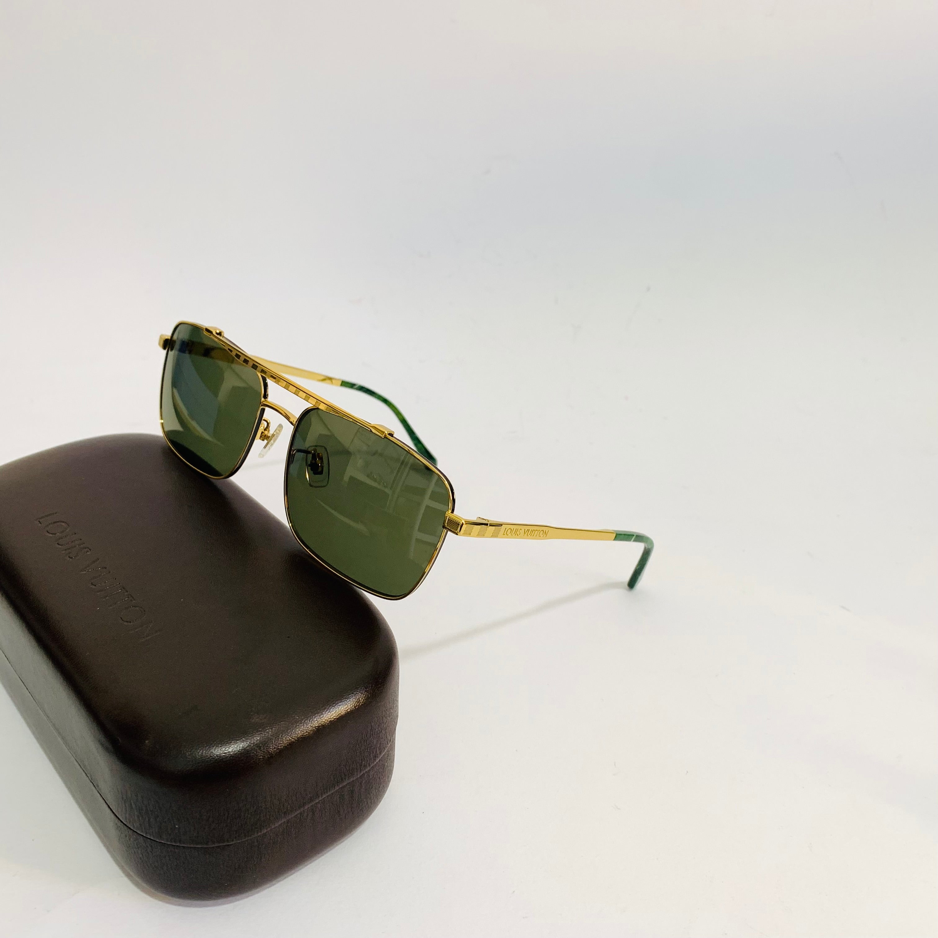 Liuis Vuitton Z6142U S
