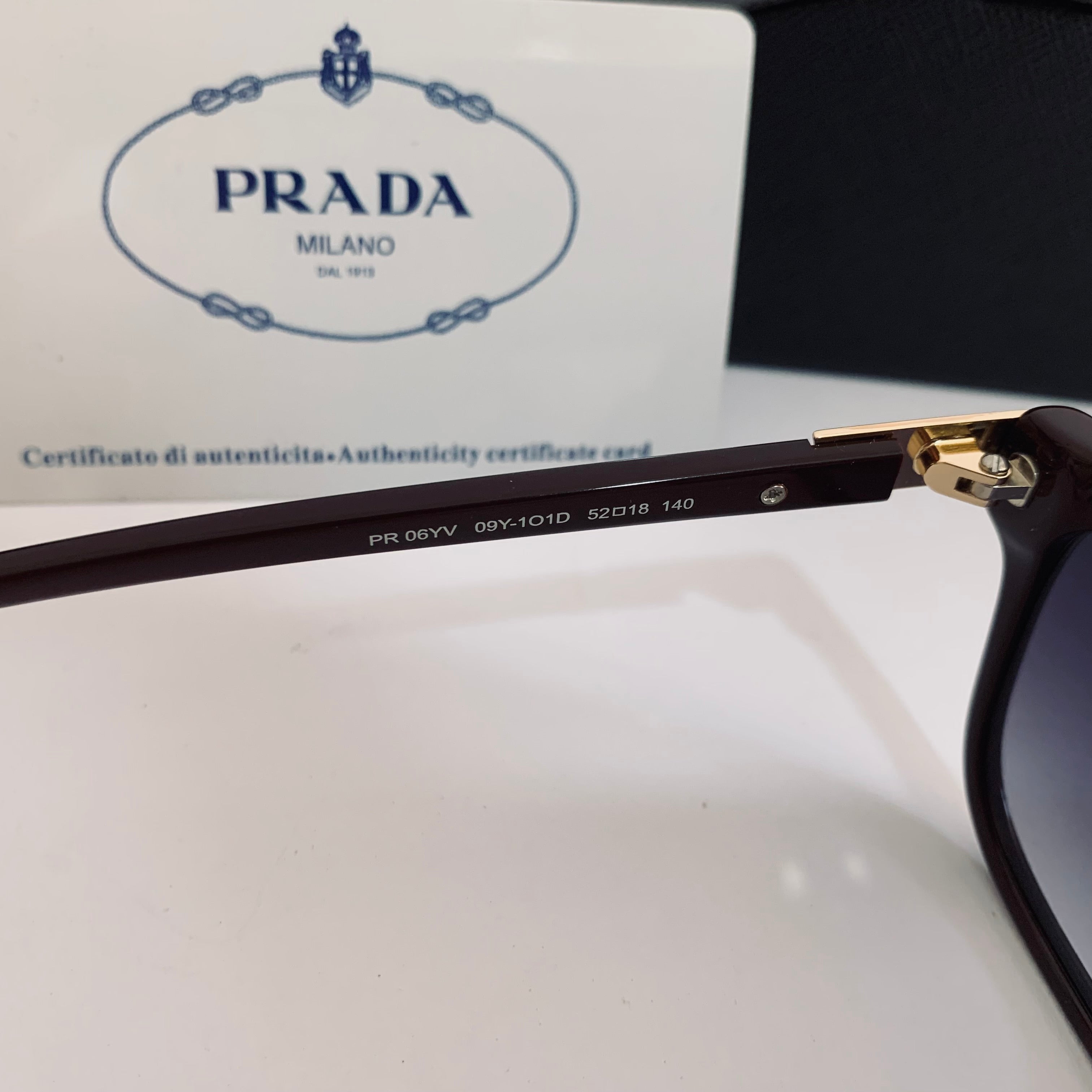 Prada PR06YV S