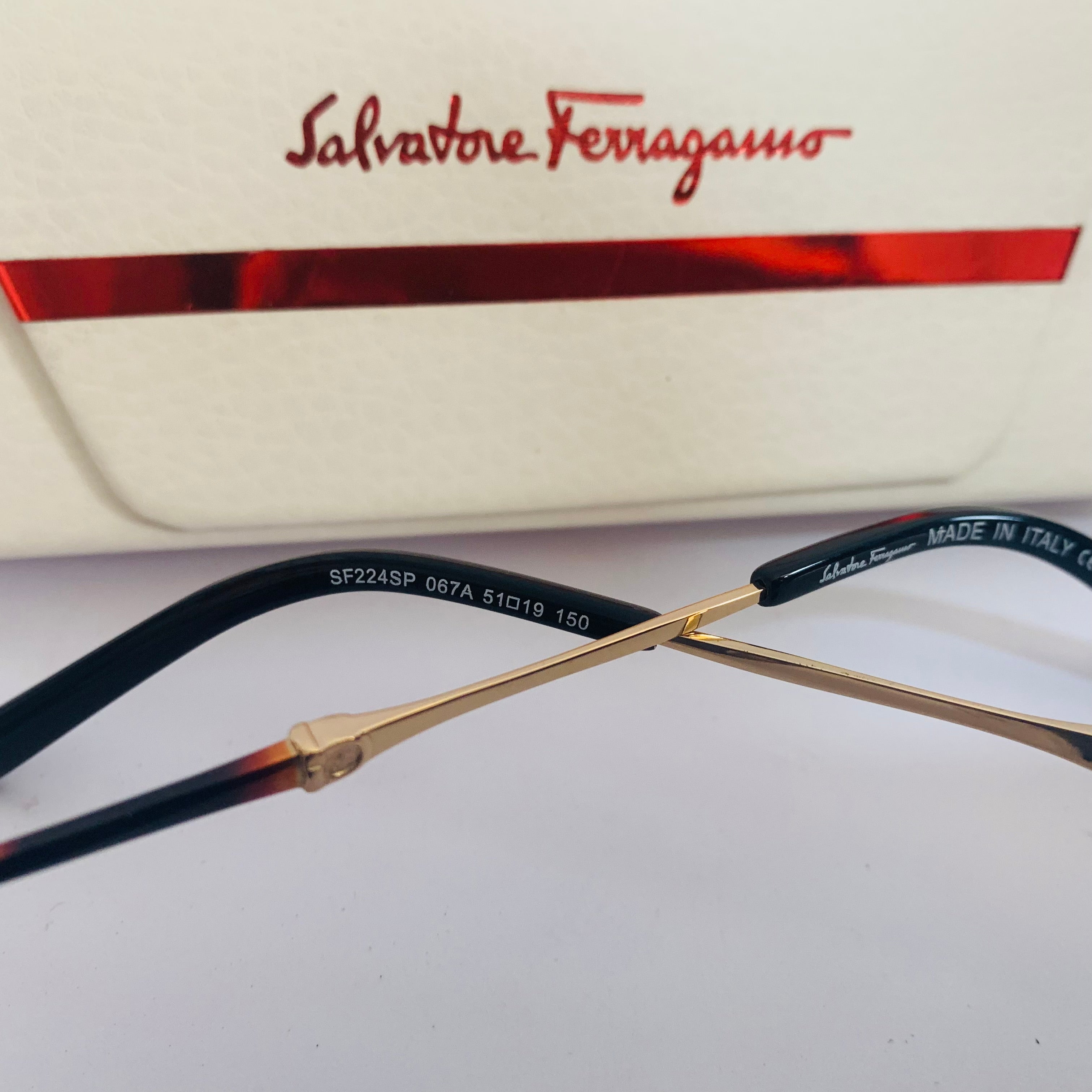 Salvatore Ferragamo SF224SP
