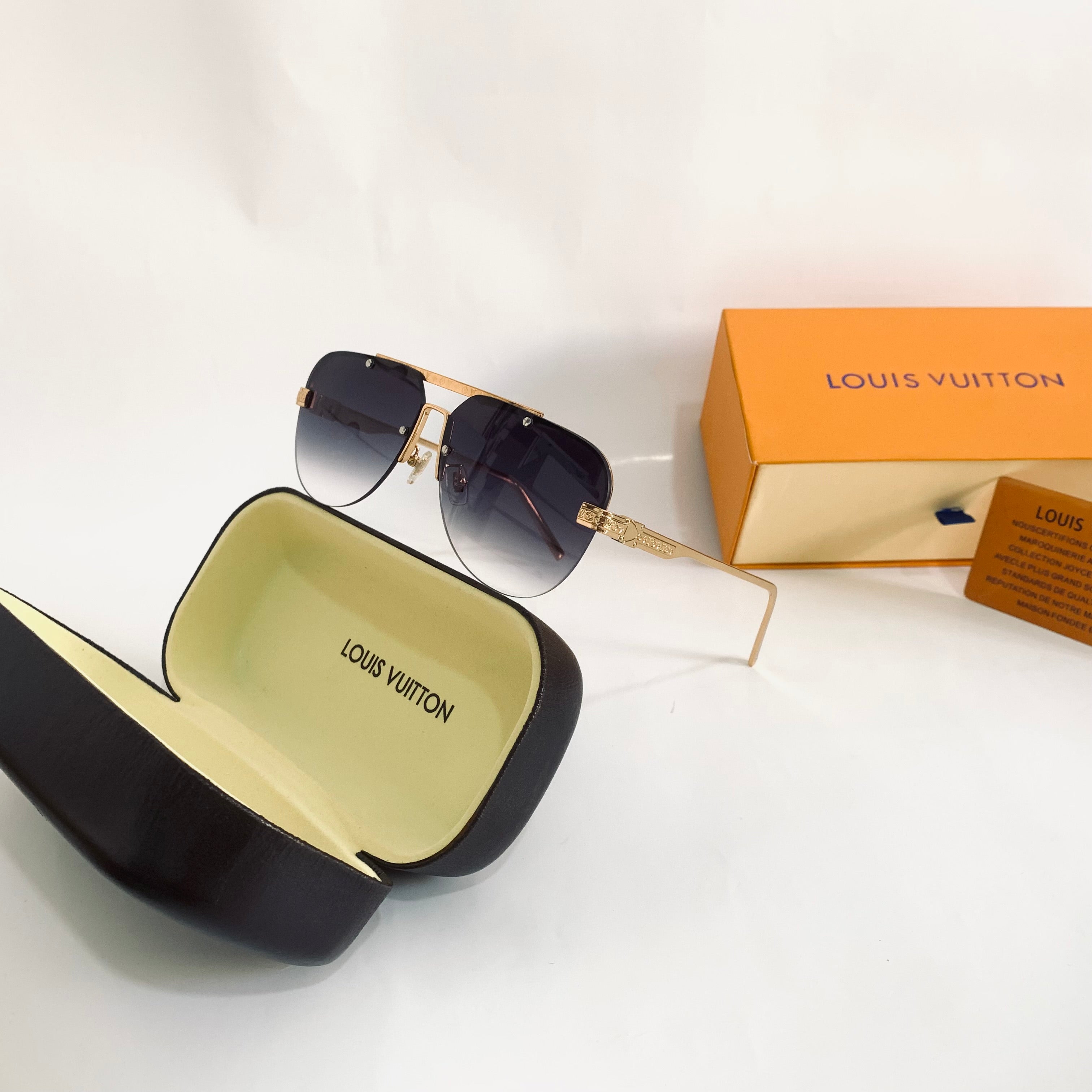 Louis Vuitton Z1262E S Av do