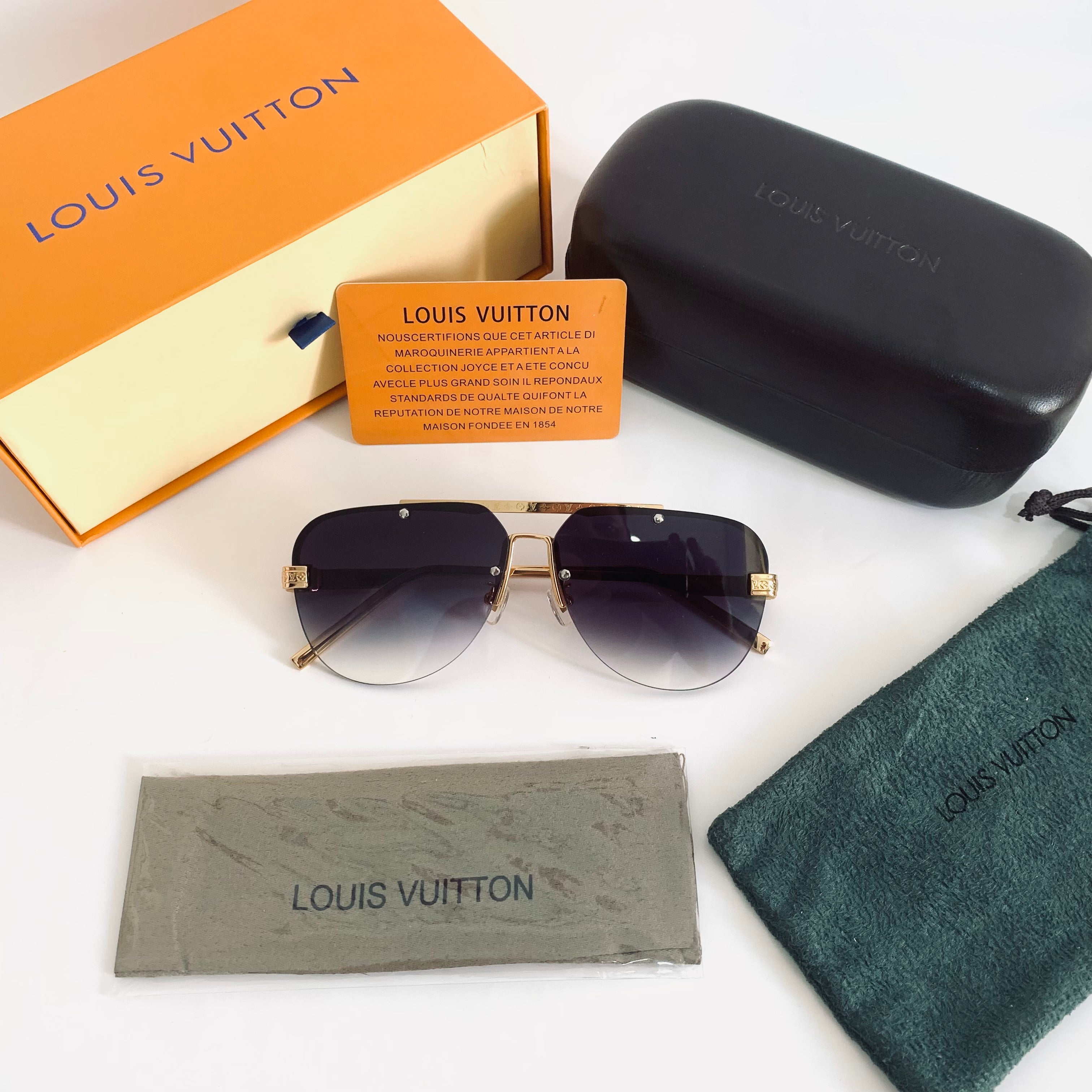 Louis Vuitton Z1262E S Av do