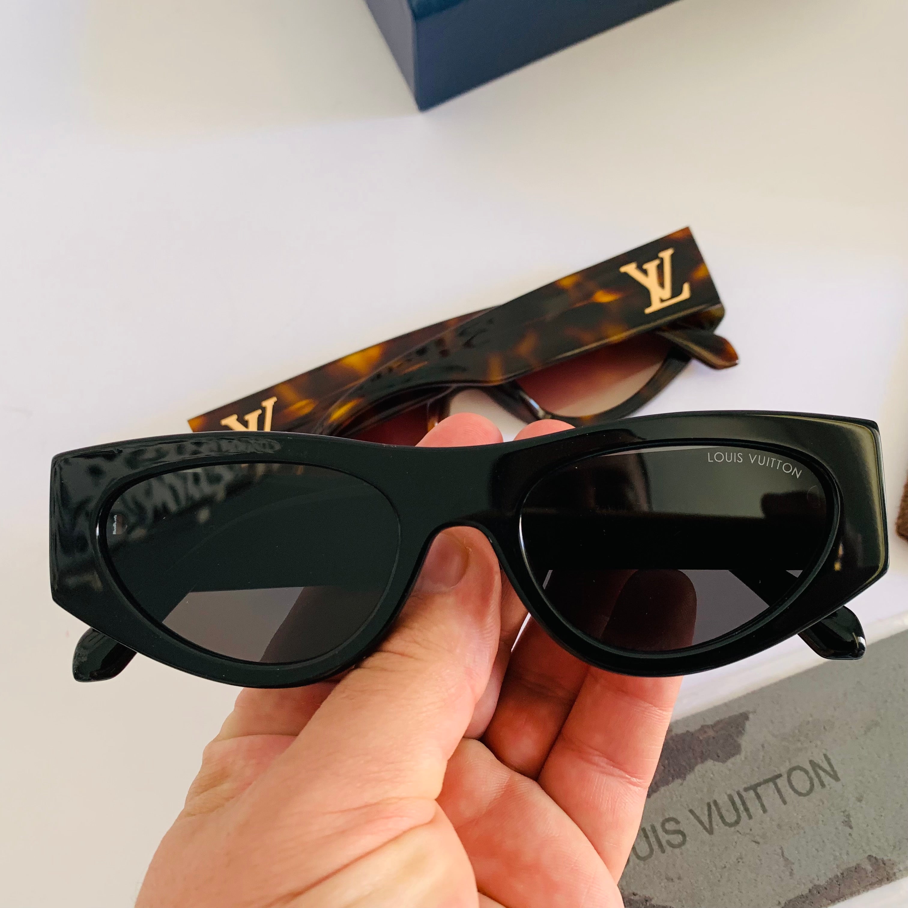 Louis Vuitton Z2181U S
