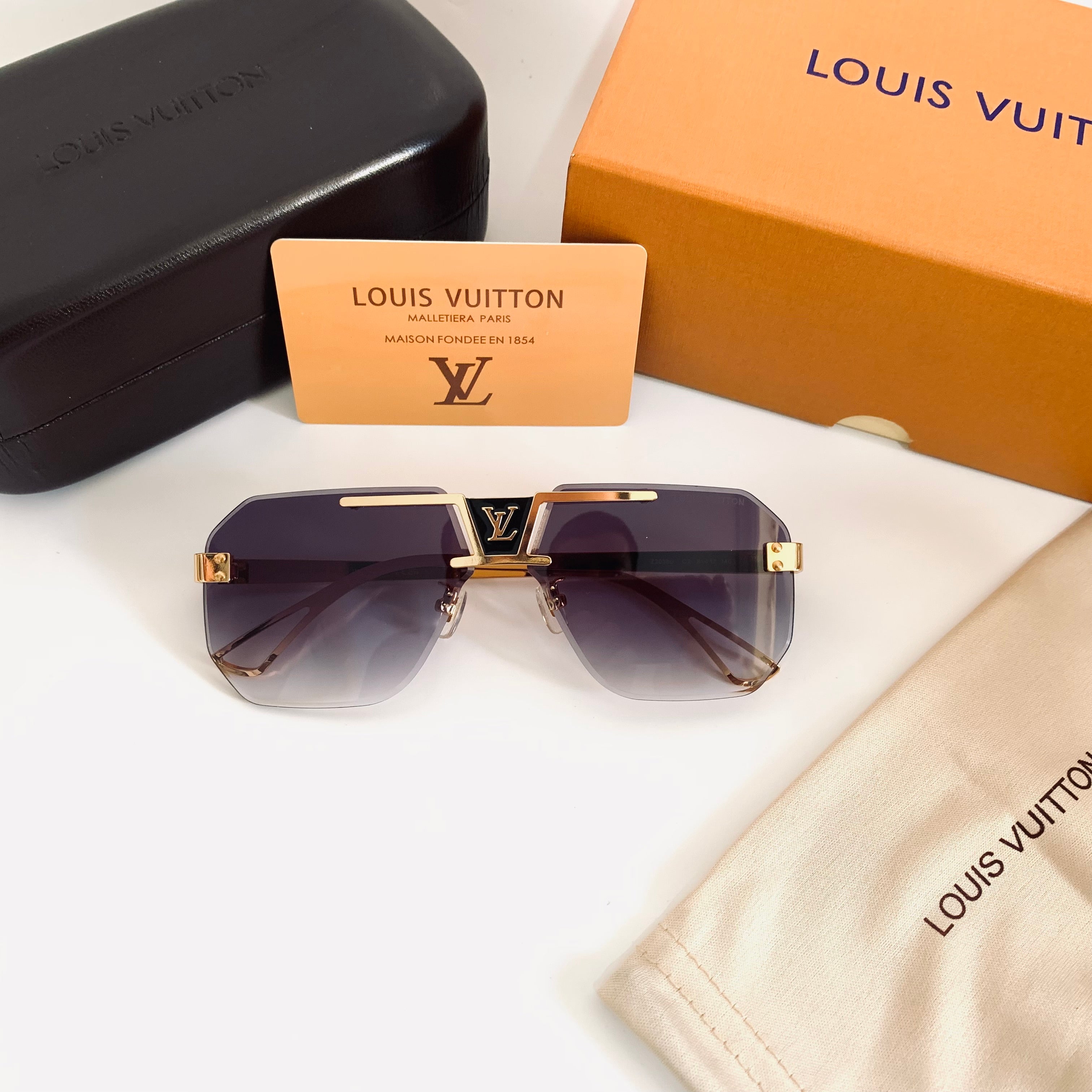 Louis Vuitton Z2038U S