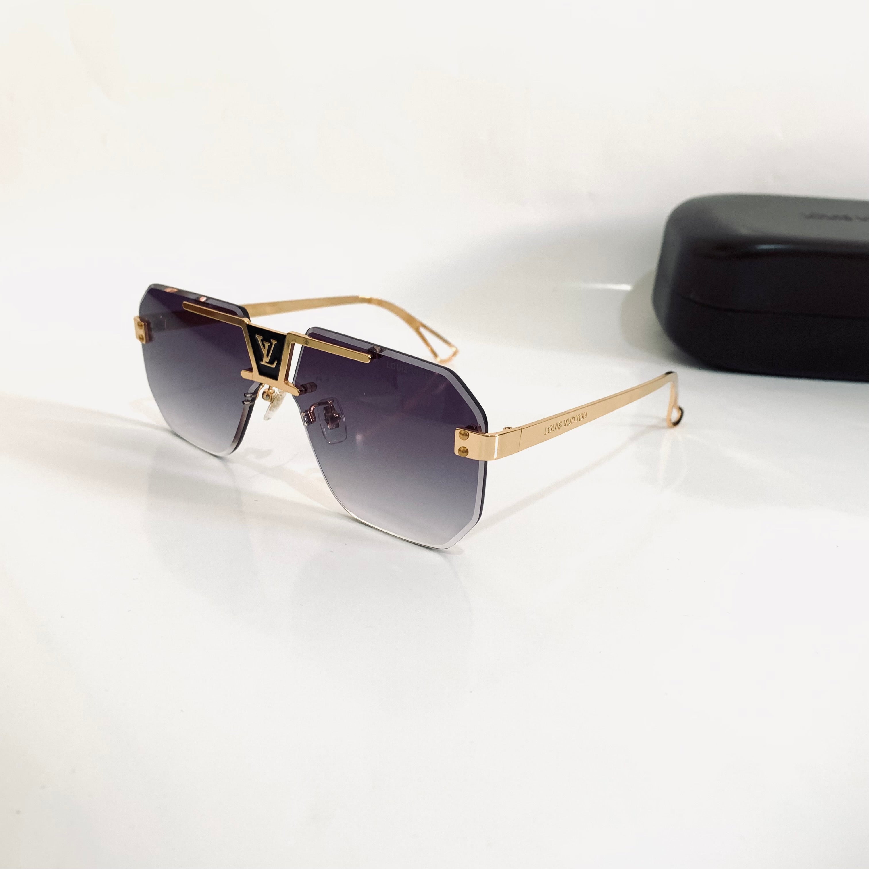 Louis Vuitton Z2038U S