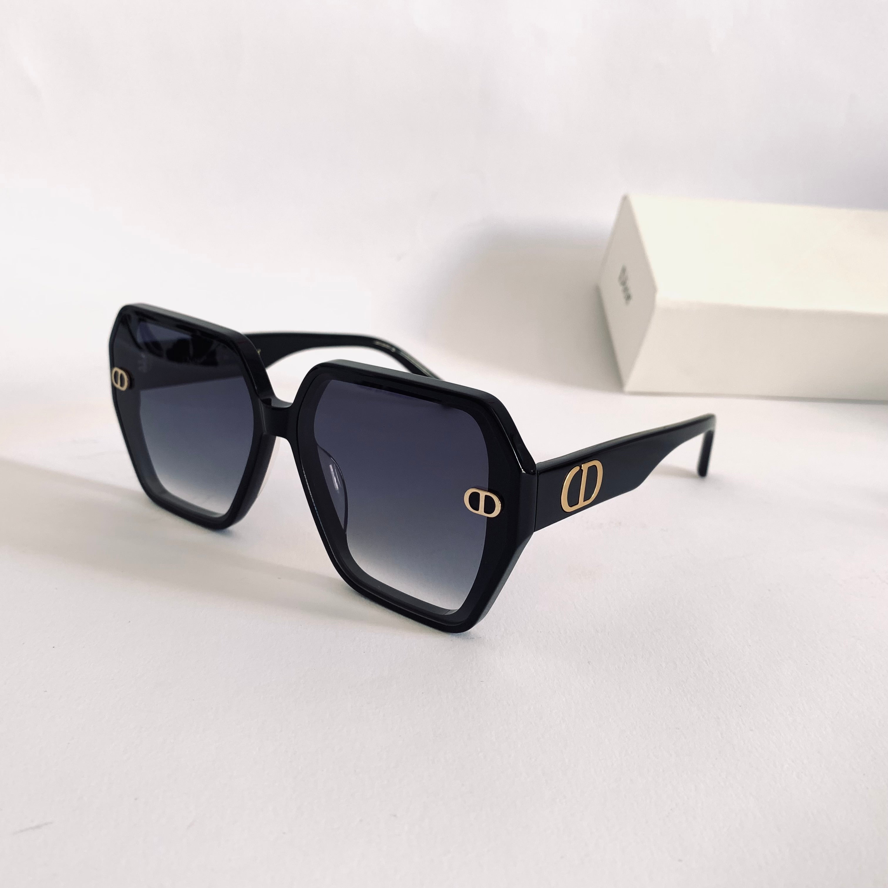 Dior 9042 fm