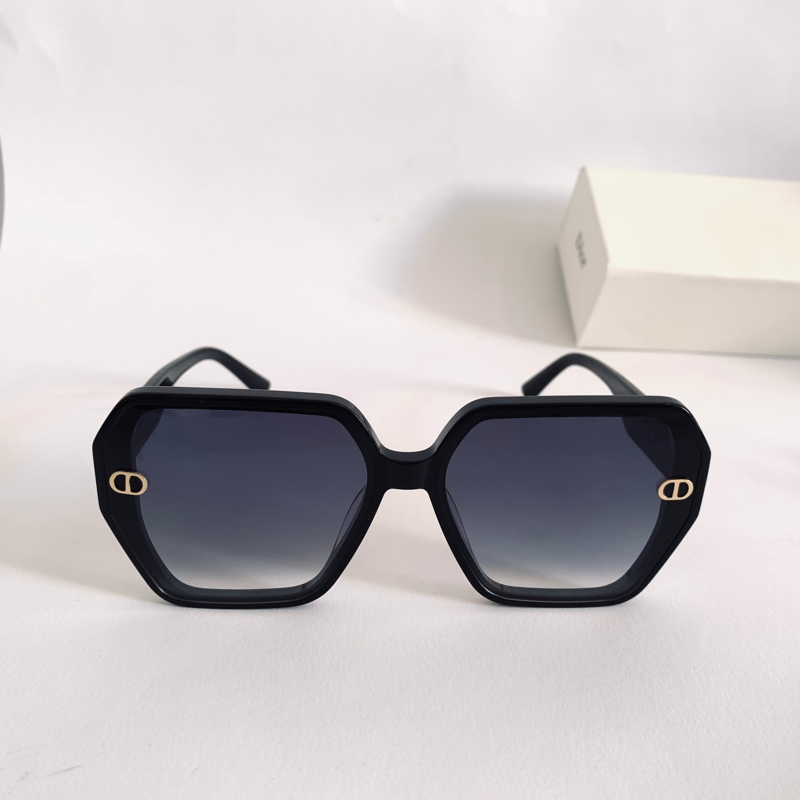 Dior 9042 fm