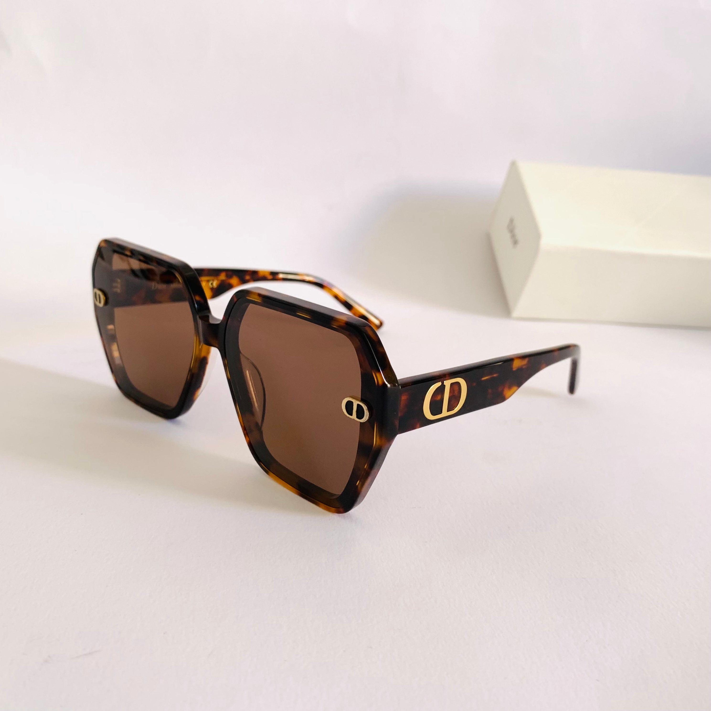 Dior 9042 fm