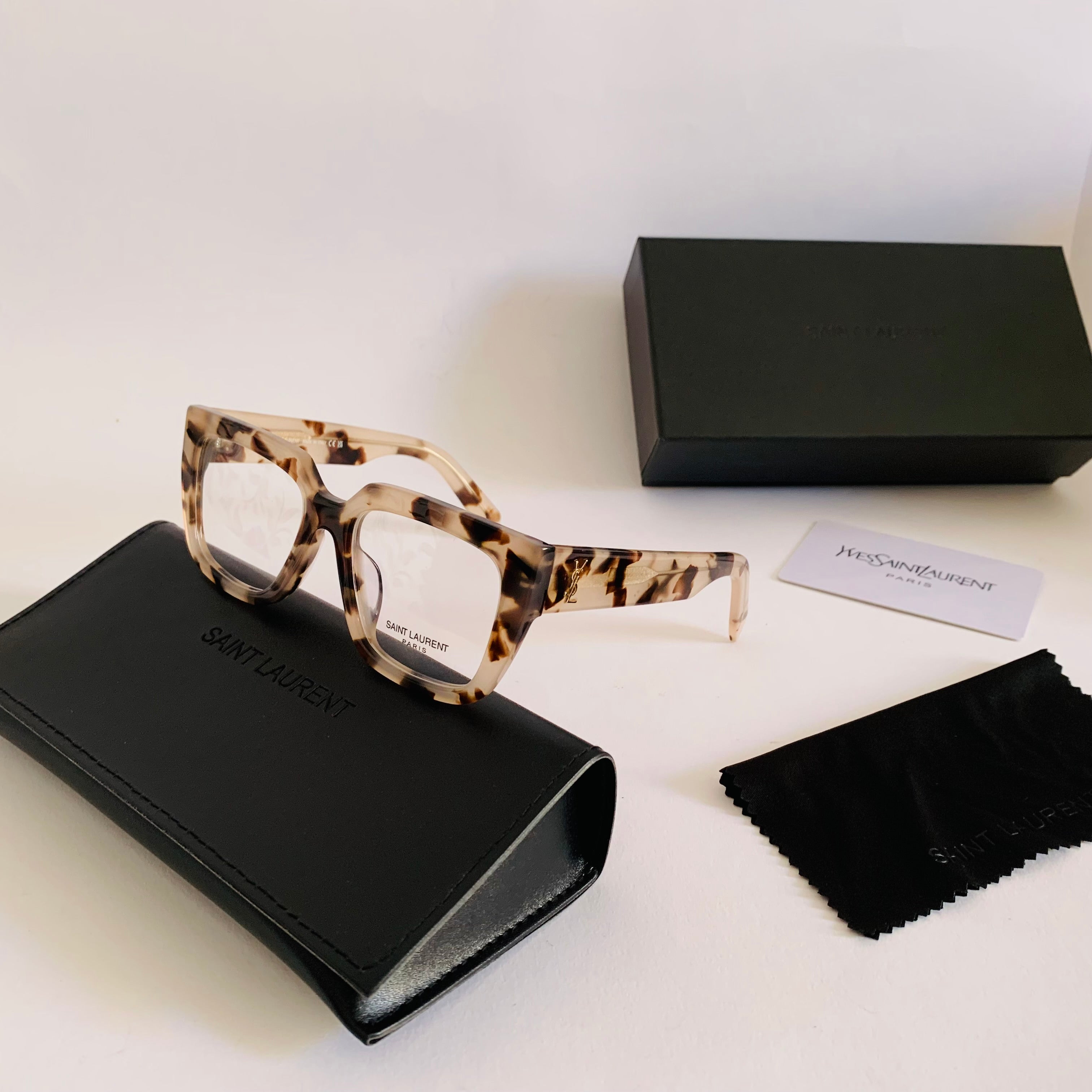 Saint Laurent SLM152 opt
