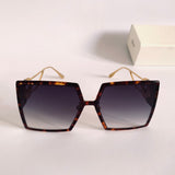 Dior EPZ11 30Montaigne